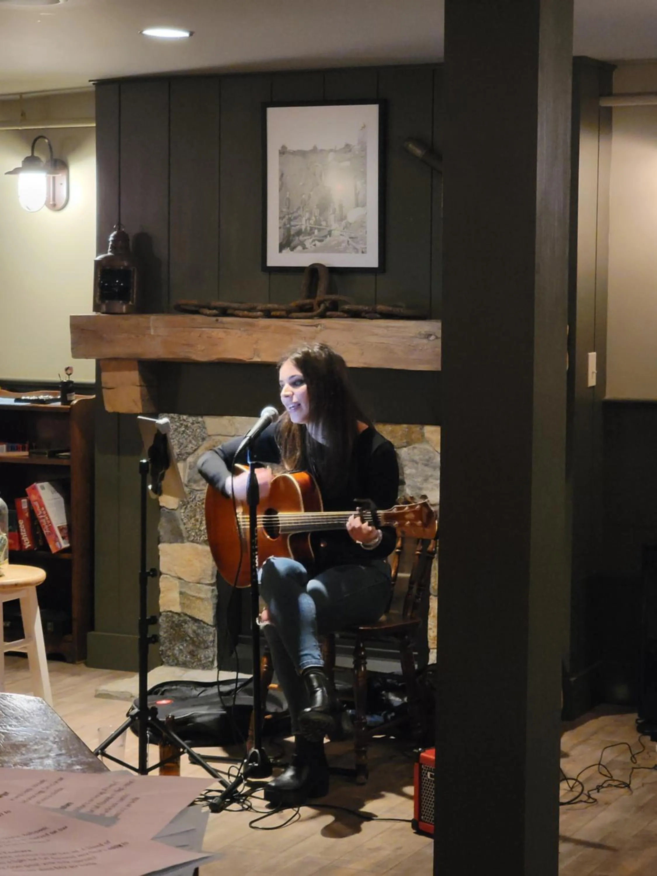 Evening entertainment in East Wind Inn & Suites