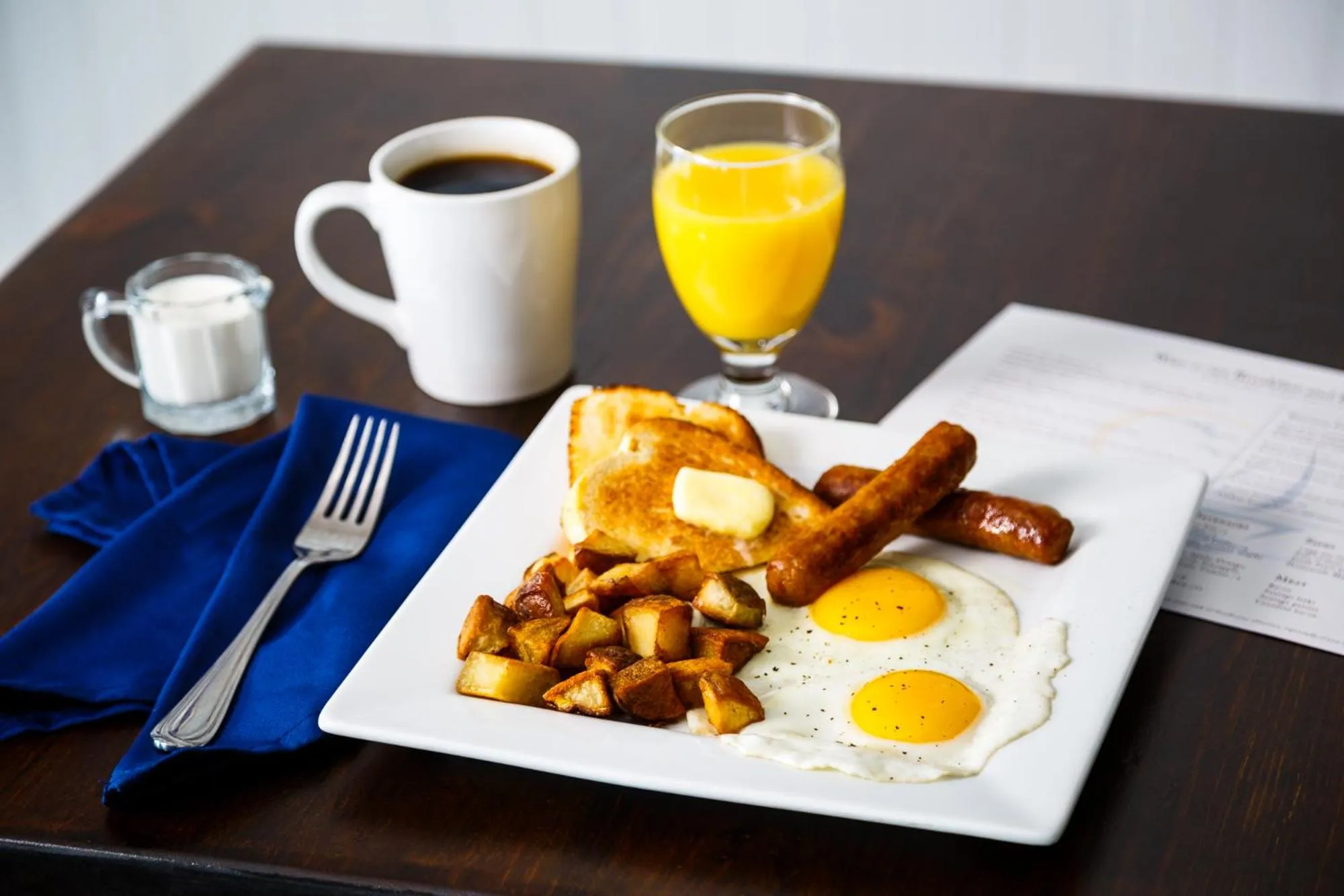 Food and drinks in East Wind Inn & Suites