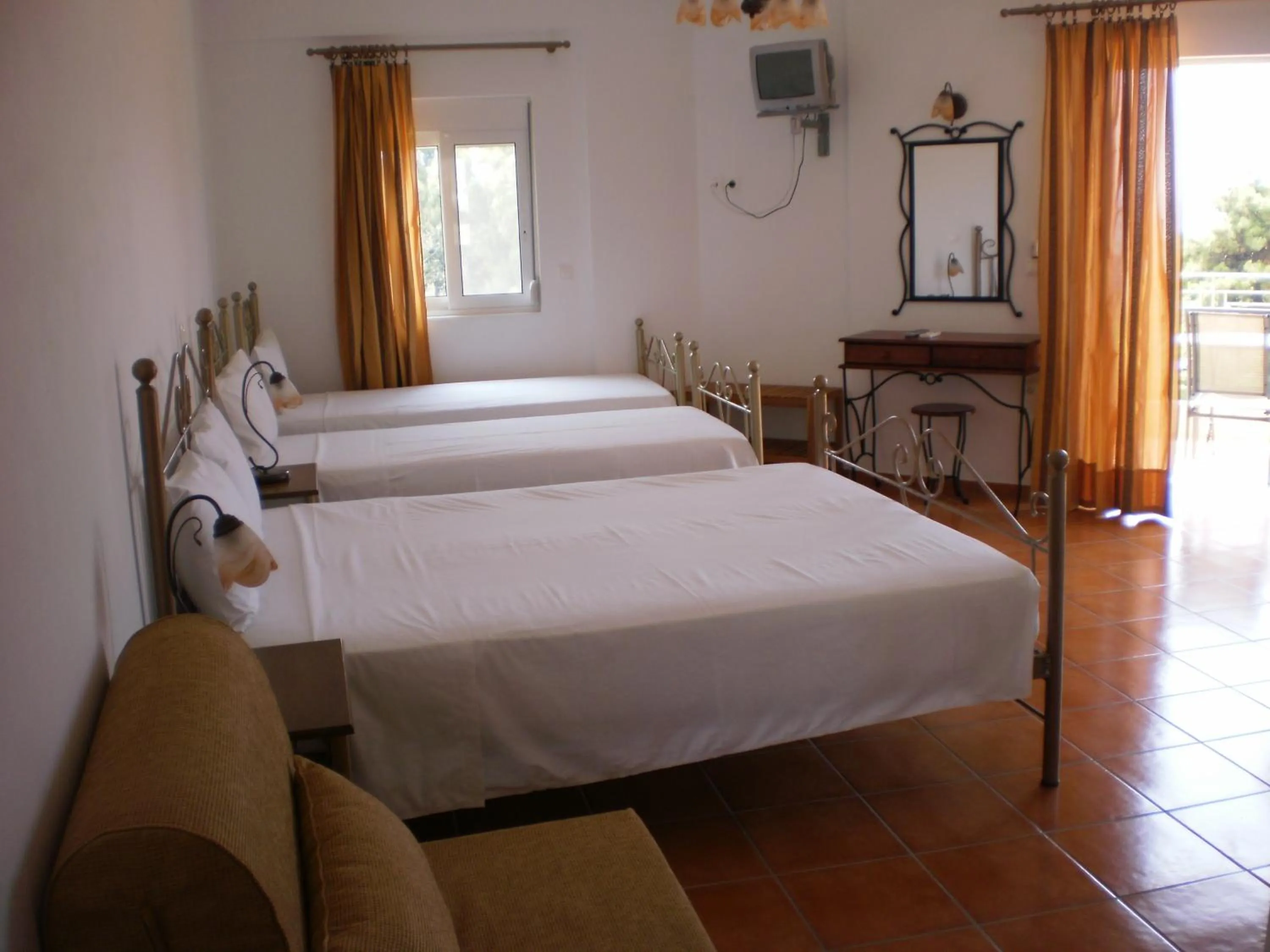 Bedroom, Bed in Kasimis