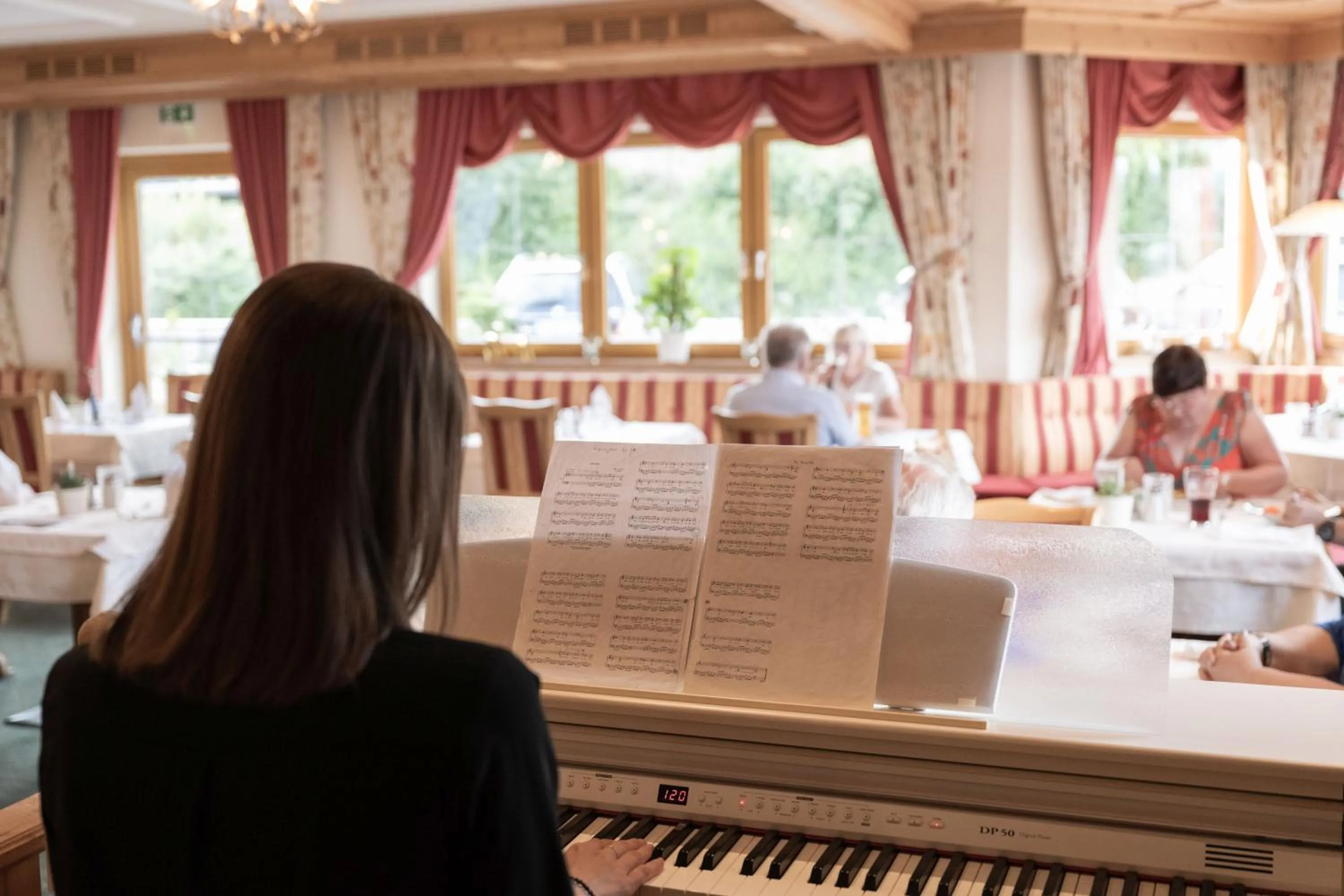 Restaurant/places to eat in Hotel Riedl