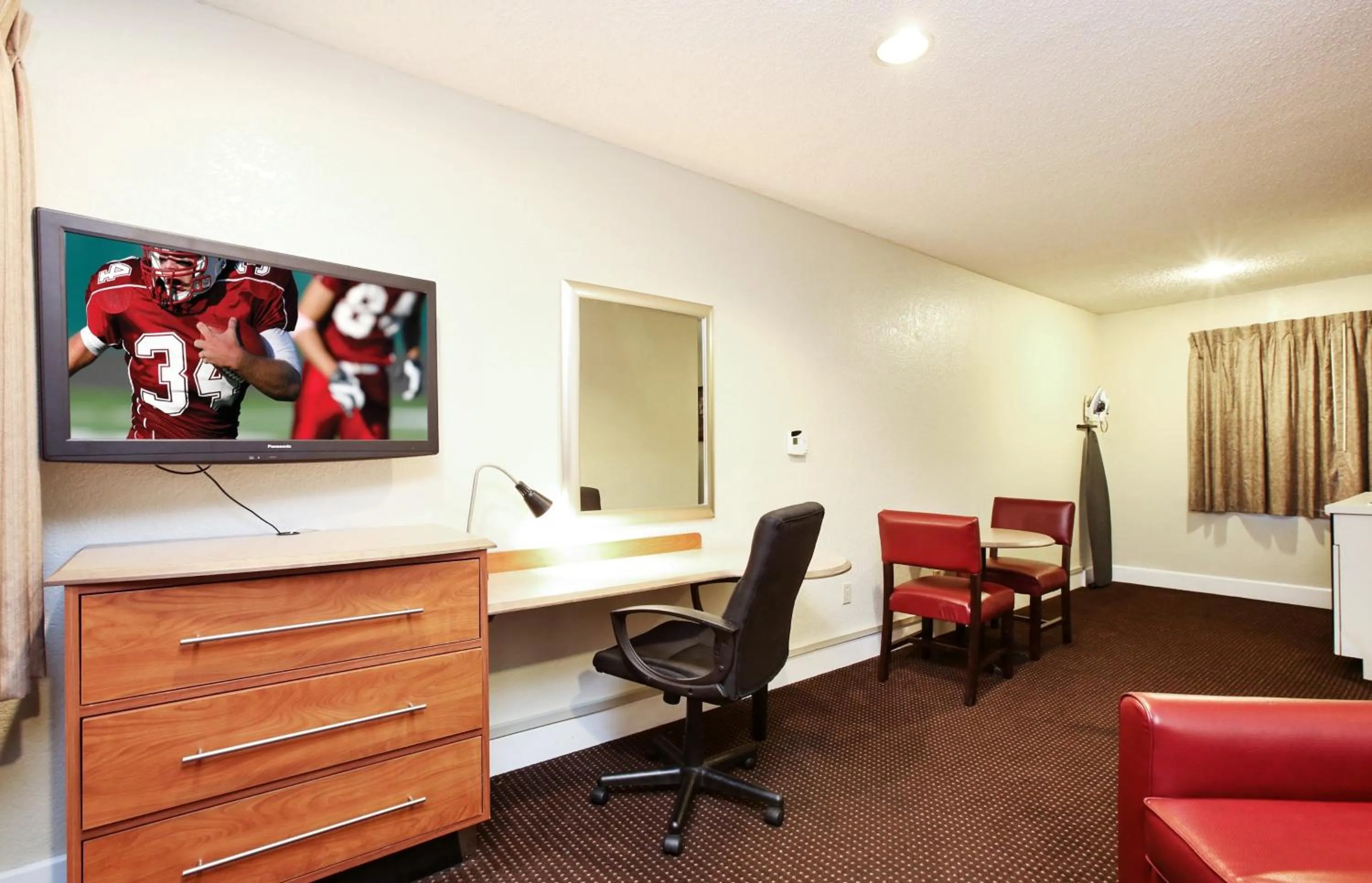 Photo of the whole room in Red Roof Inn Santa Ana