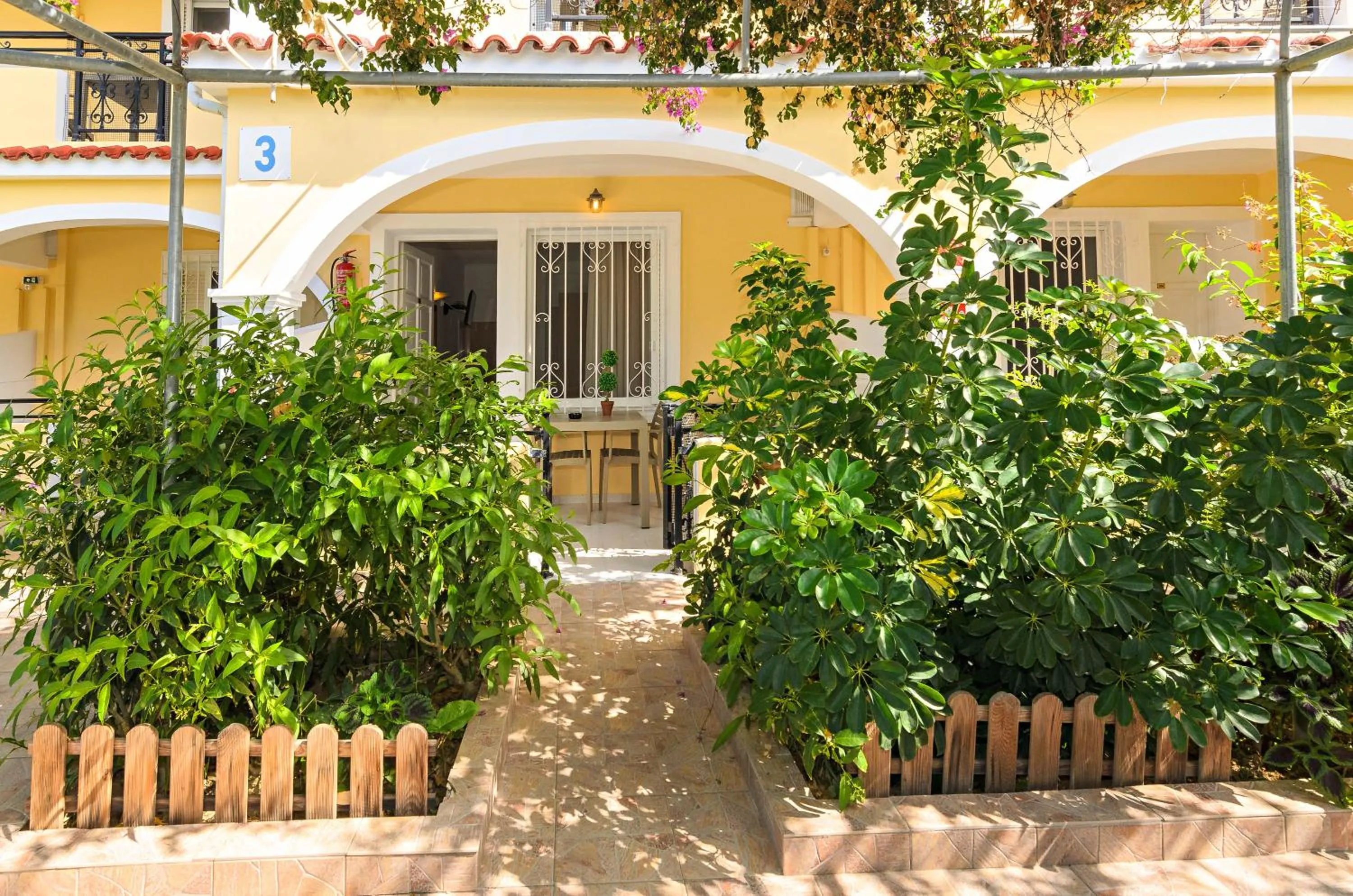 Garden in Zante Palace