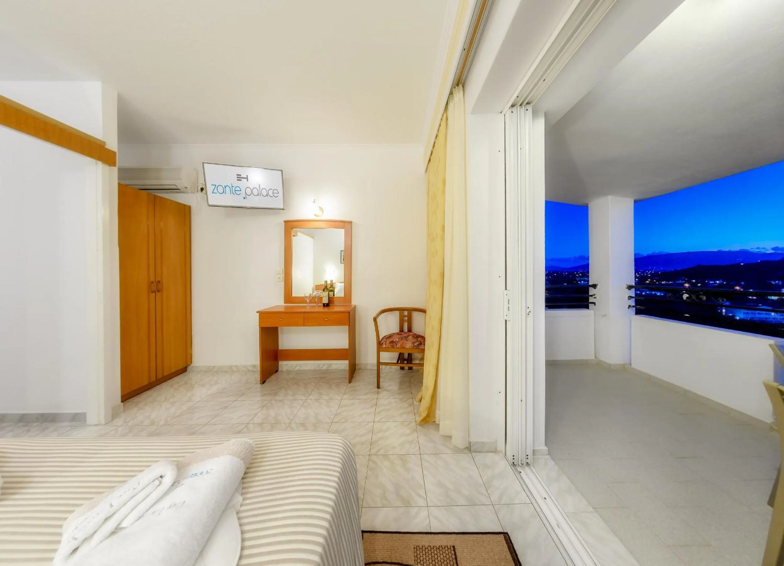 Photo of the whole room in Zante Palace