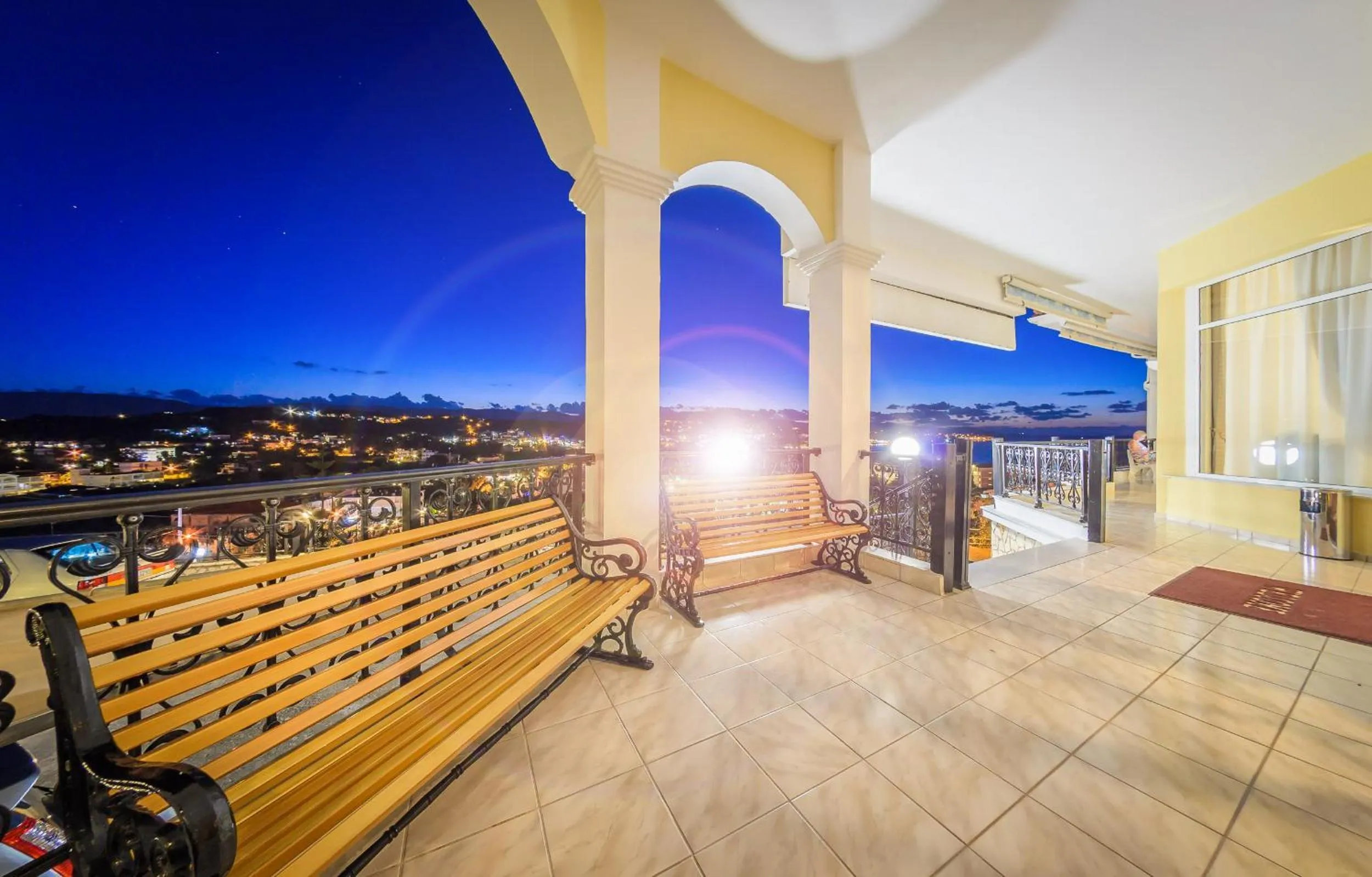 Facade/entrance in Zante Palace