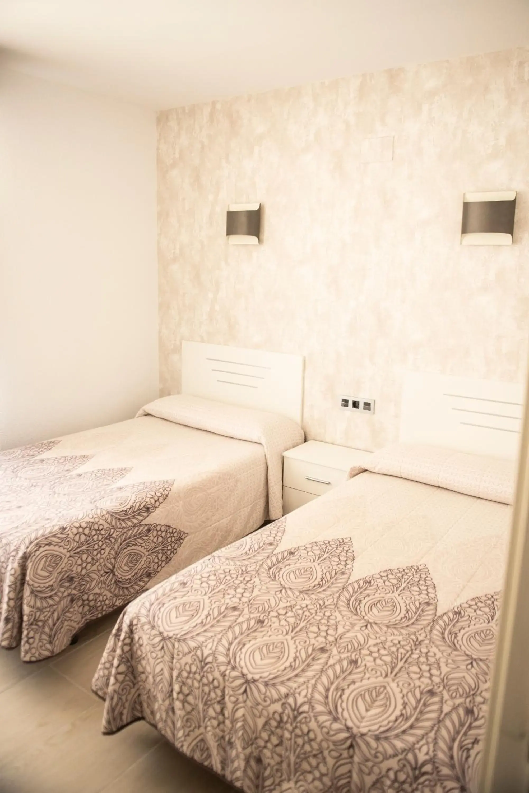 Twin Room in Hostal La Corte Twin Room in Hostal La Corte