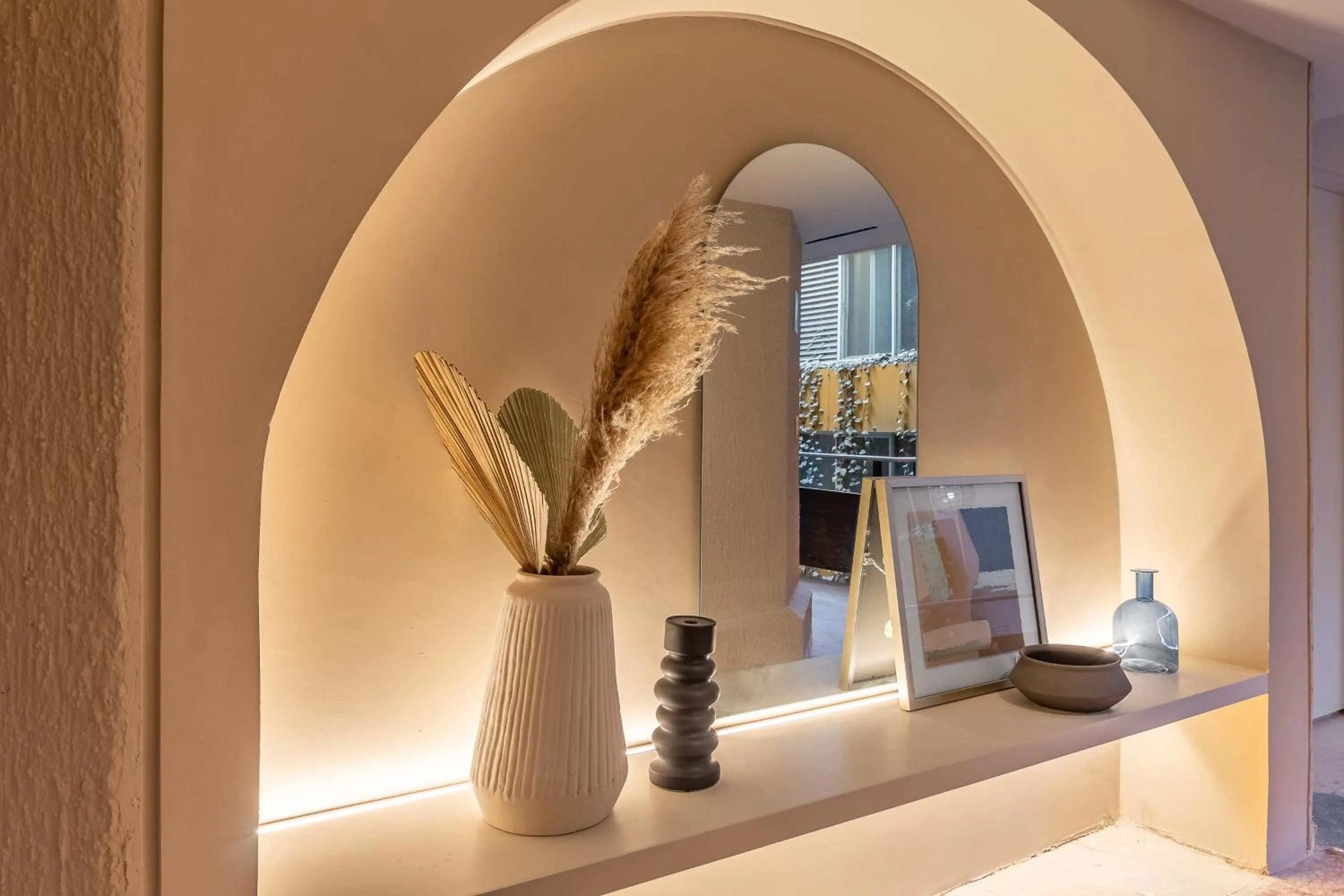 Decorative detail in Oliva Plaza Hotel