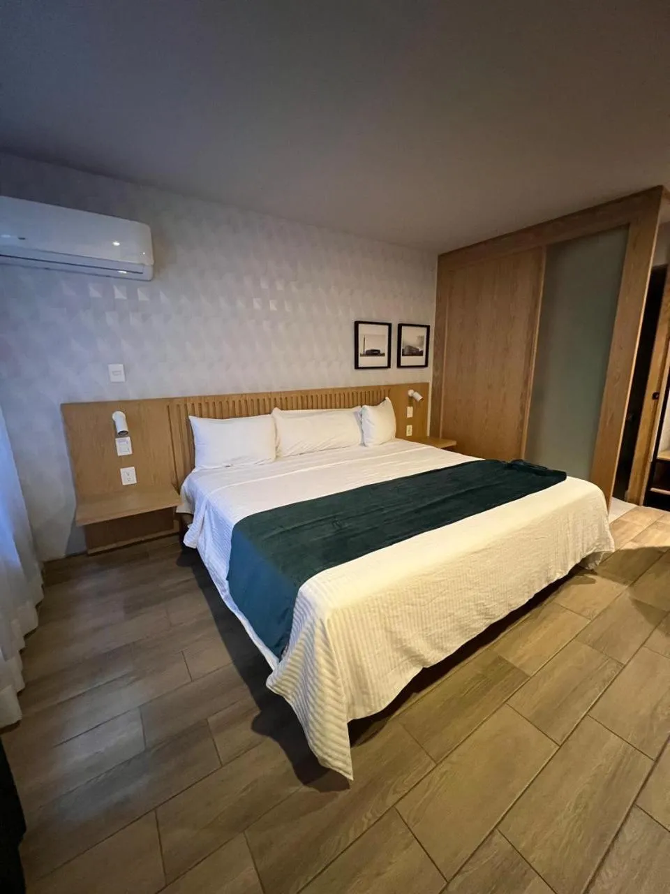 Photo of the whole room, Bed in Oliva Plaza Hotel