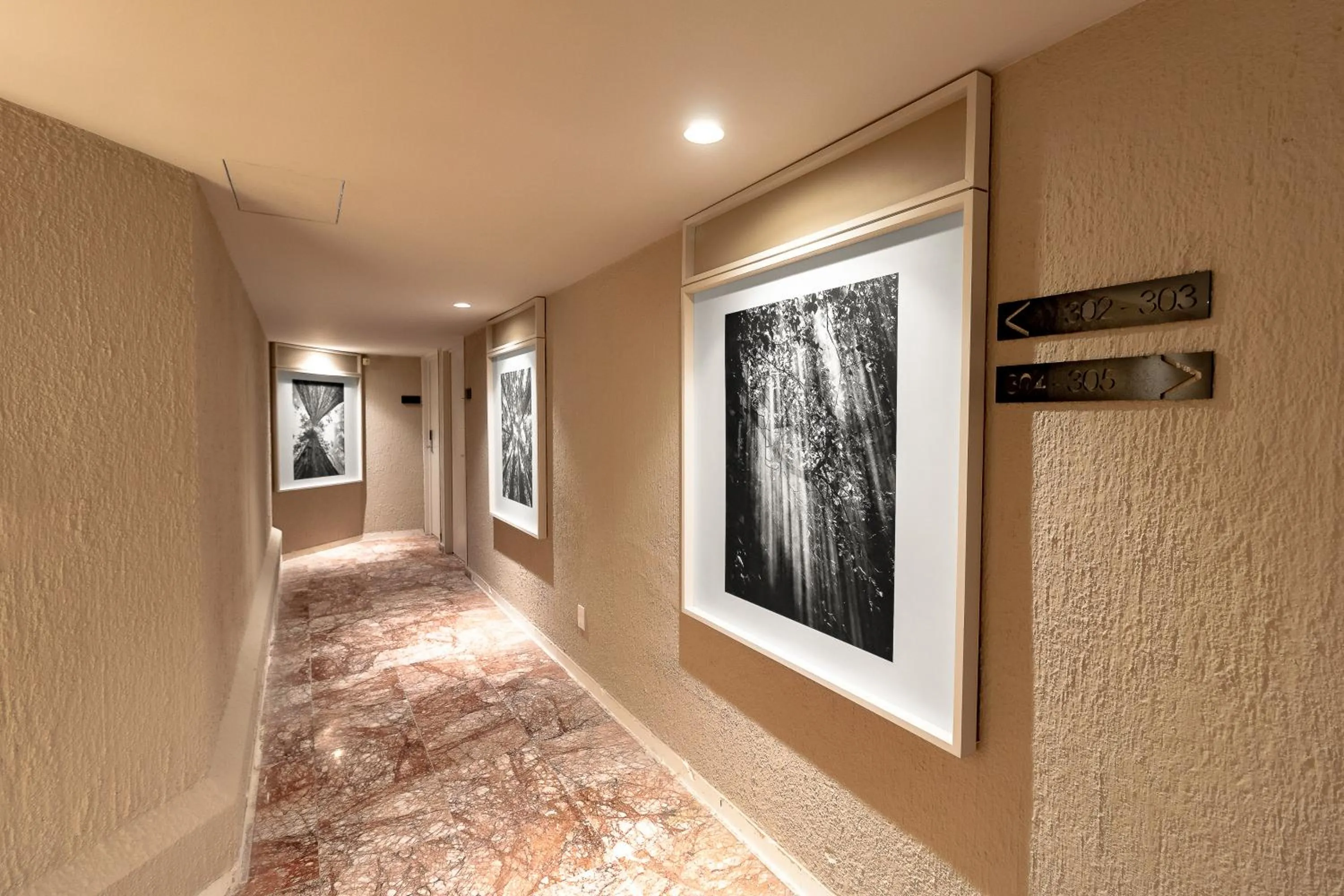 Decorative detail in Oliva Plaza Hotel