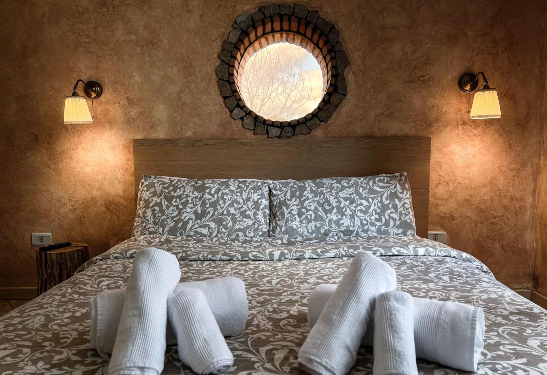 Bedroom, Bed in Guarda Che Luna