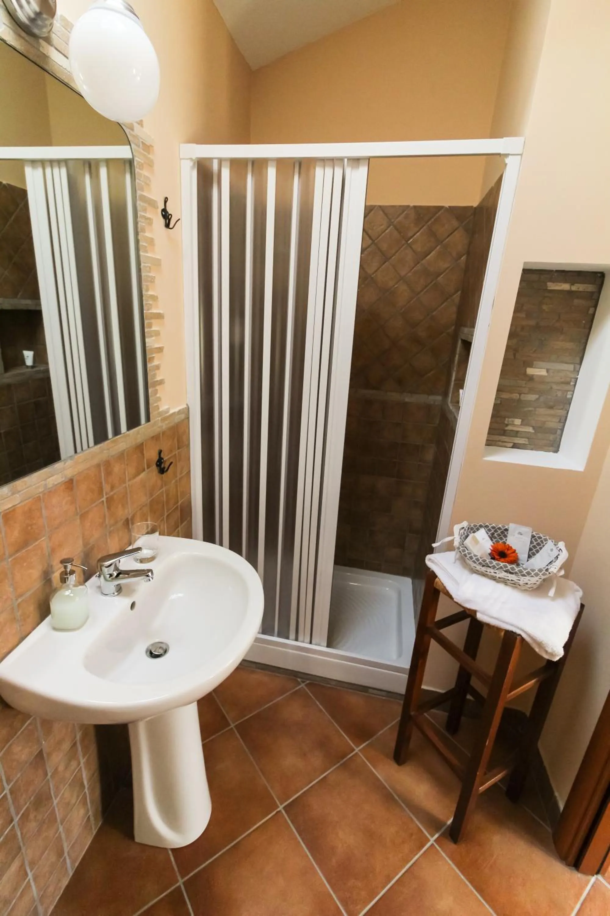 Bathroom in Guarda Che Luna