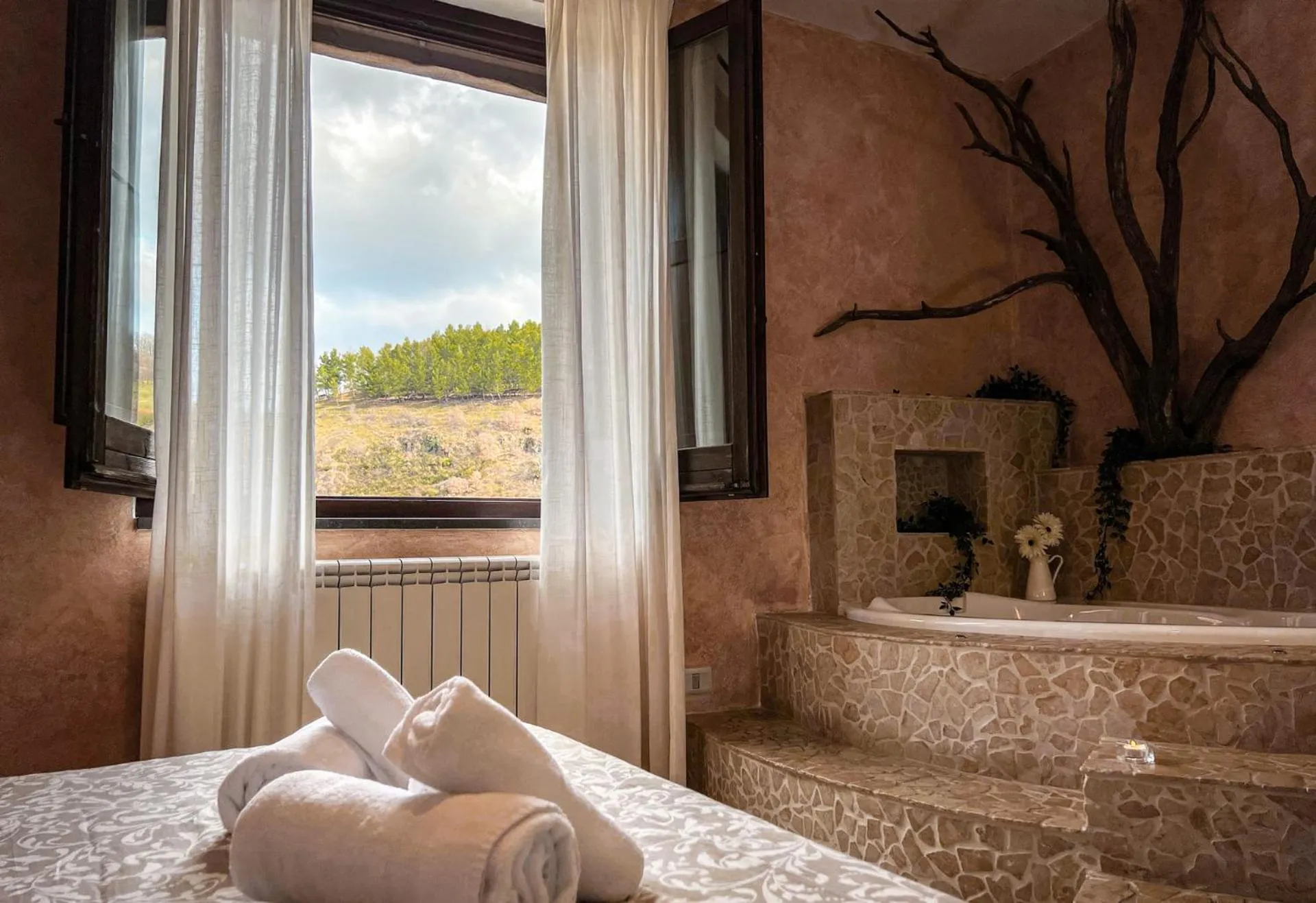 Bedroom, Bed in Guarda Che Luna