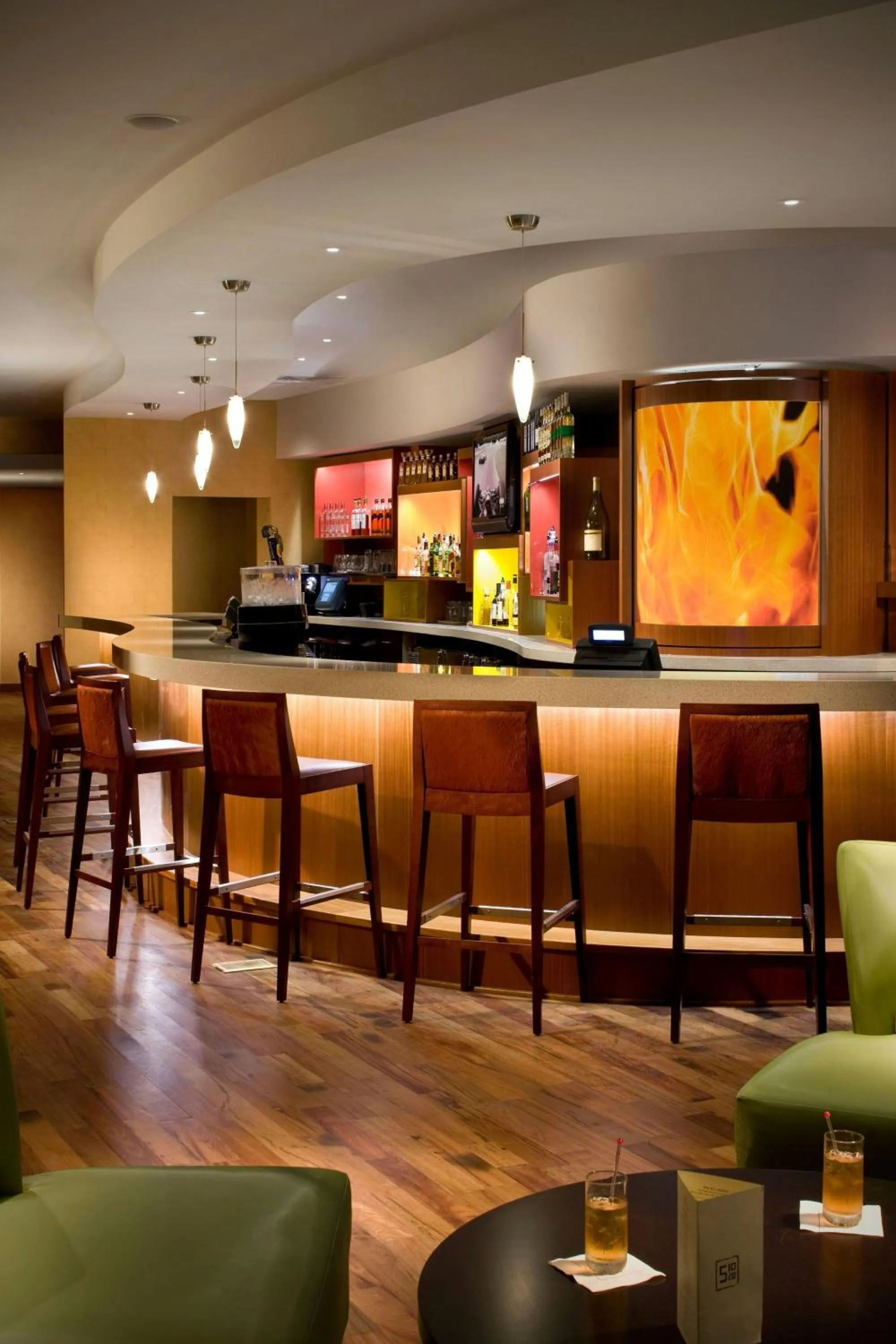 Lounge or bar in Miami Airport Marriott