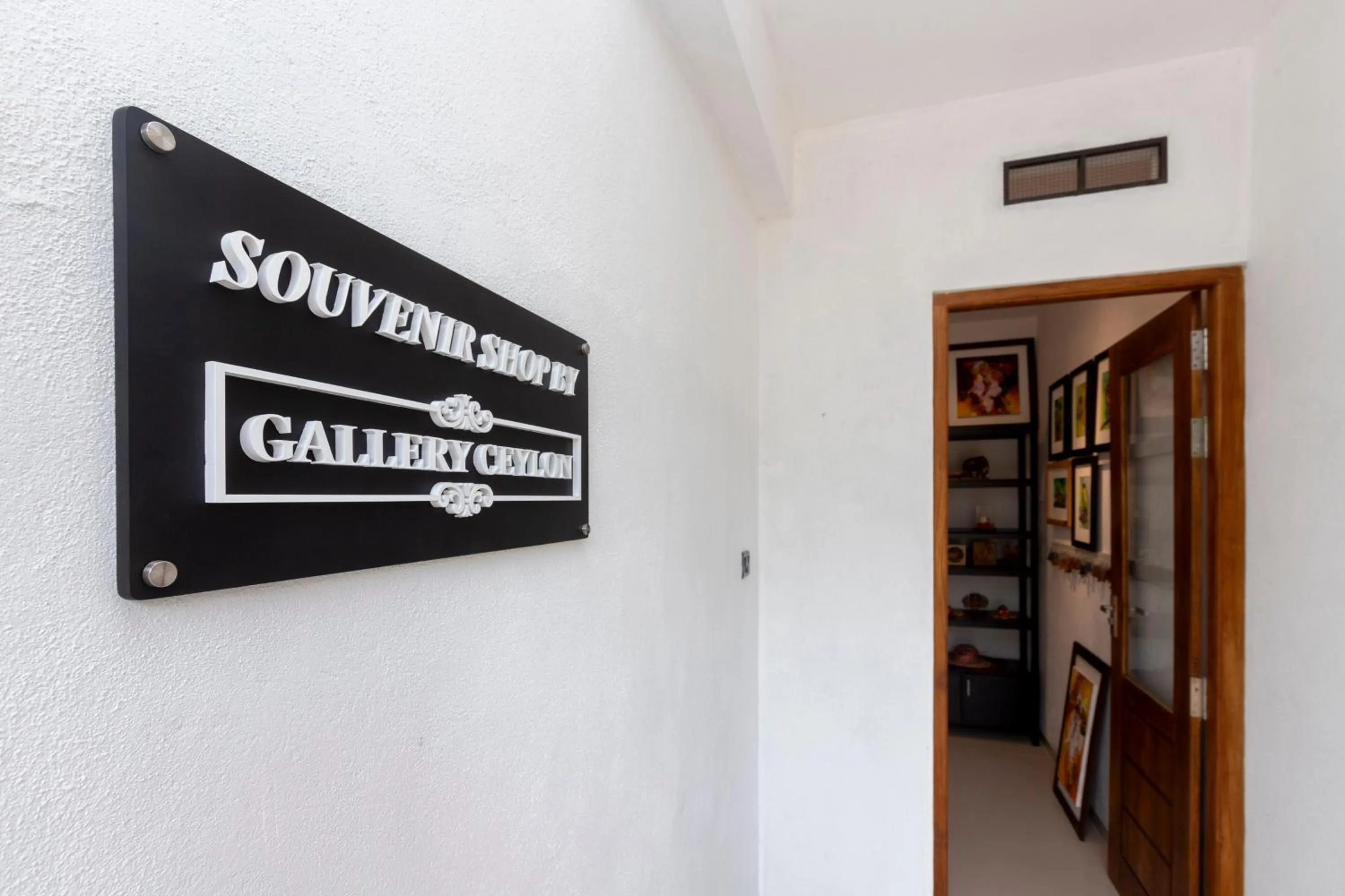 On-site shops in Coastal Villa Mirissa