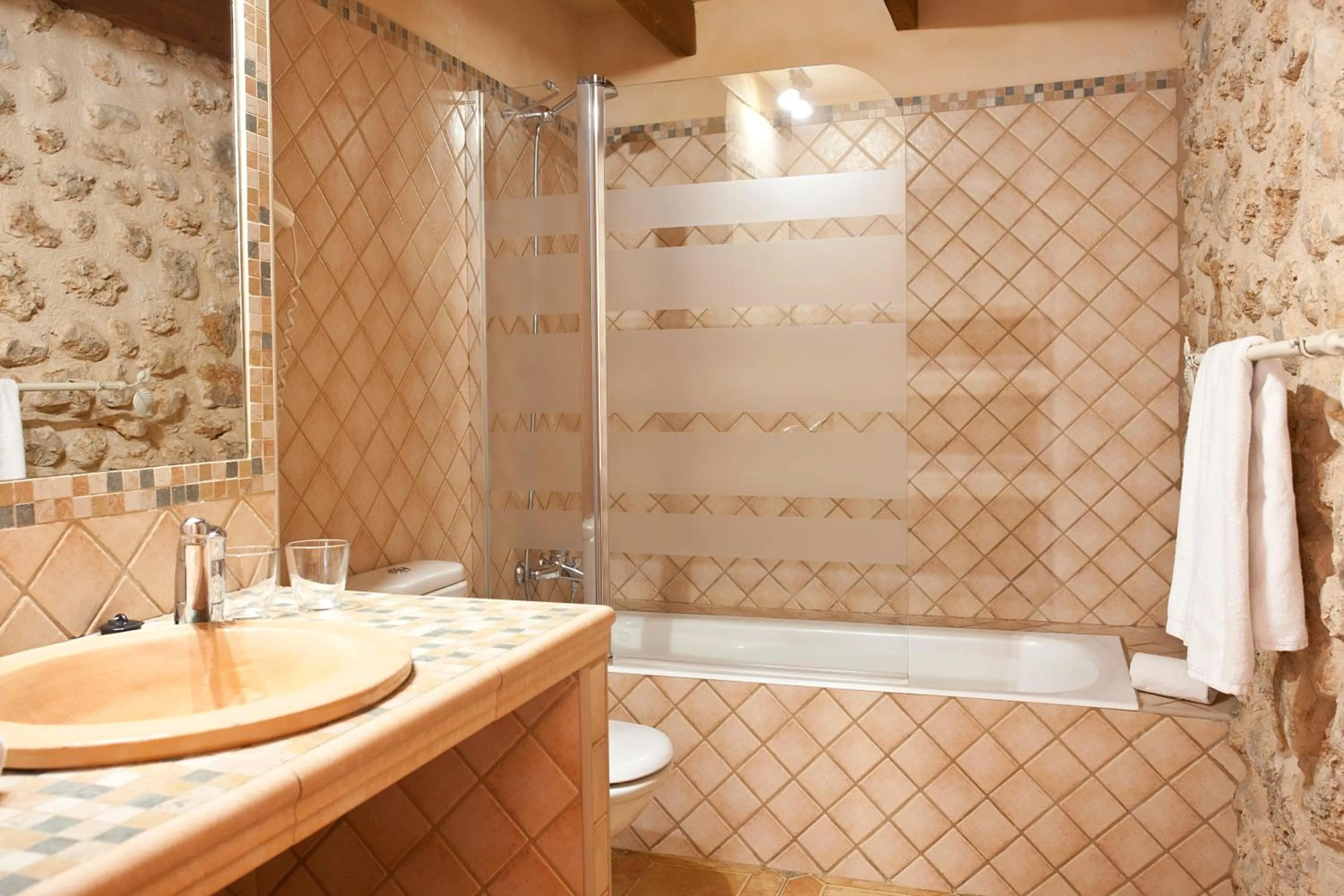 Bathroom in Agroturismo Es Quatre Cantons