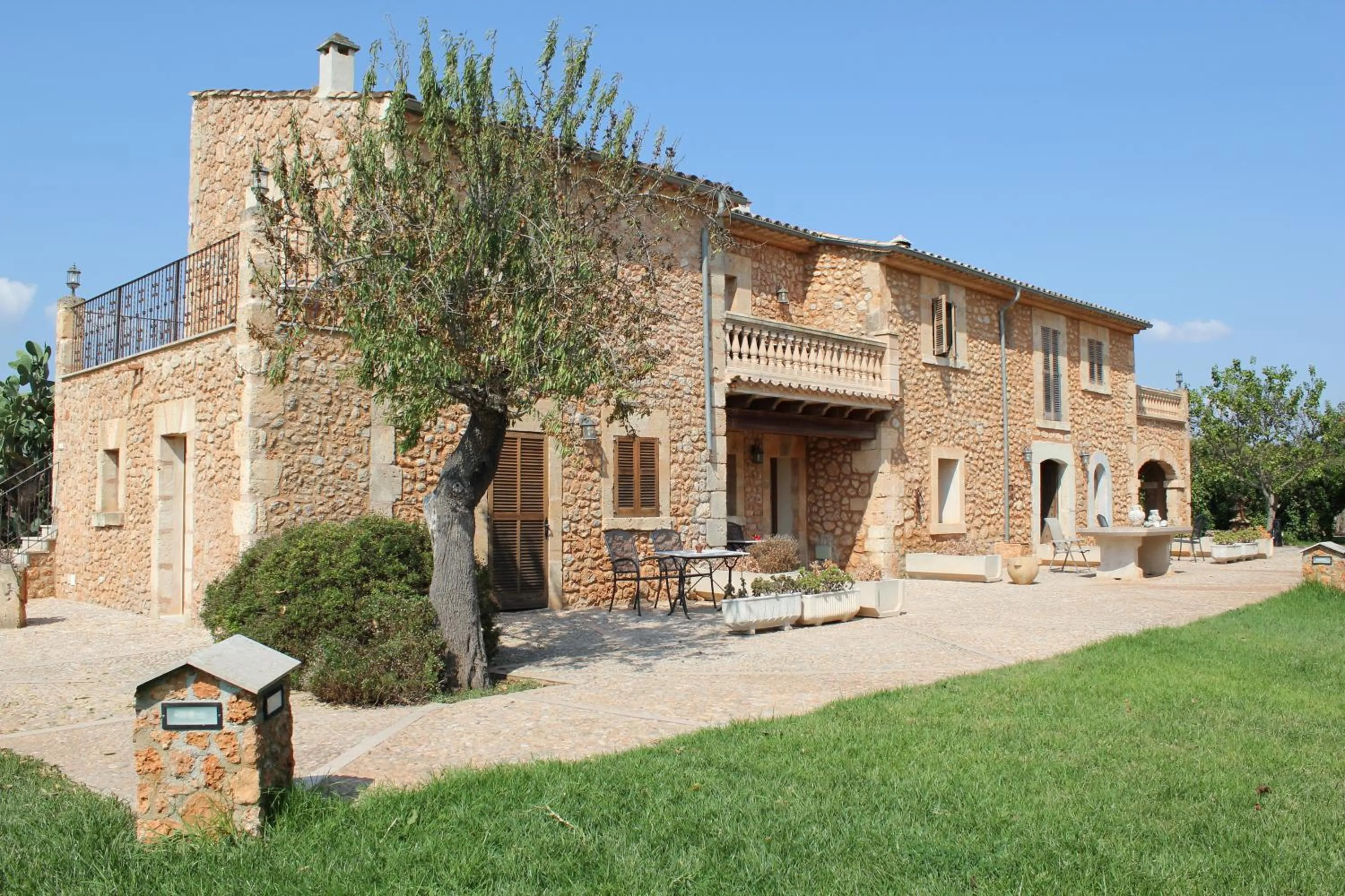 Facade/entrance in Agroturismo Es Quatre Cantons