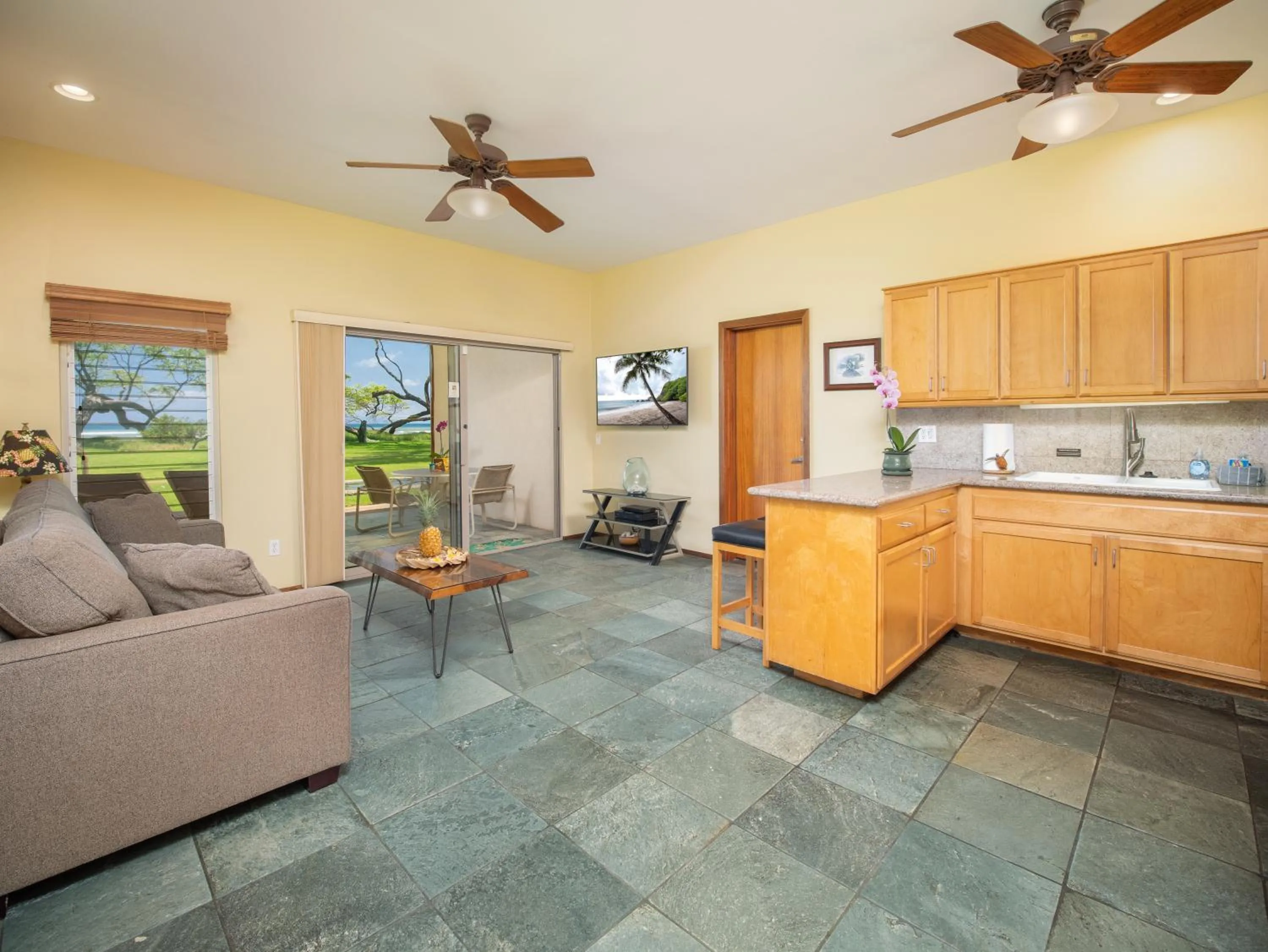 Aloha Aku Hula2 Suite - Experience Beachfront Bliss
