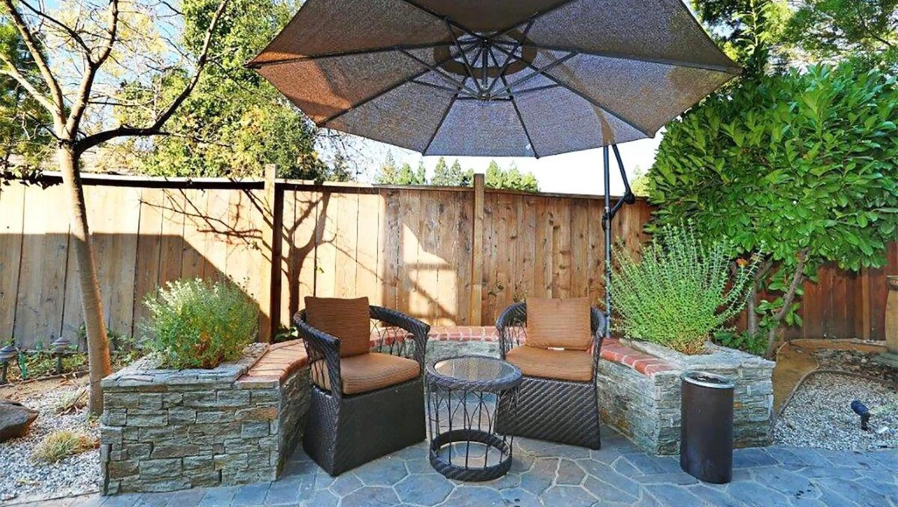 Property building in The Zen Hotel Palo Alto