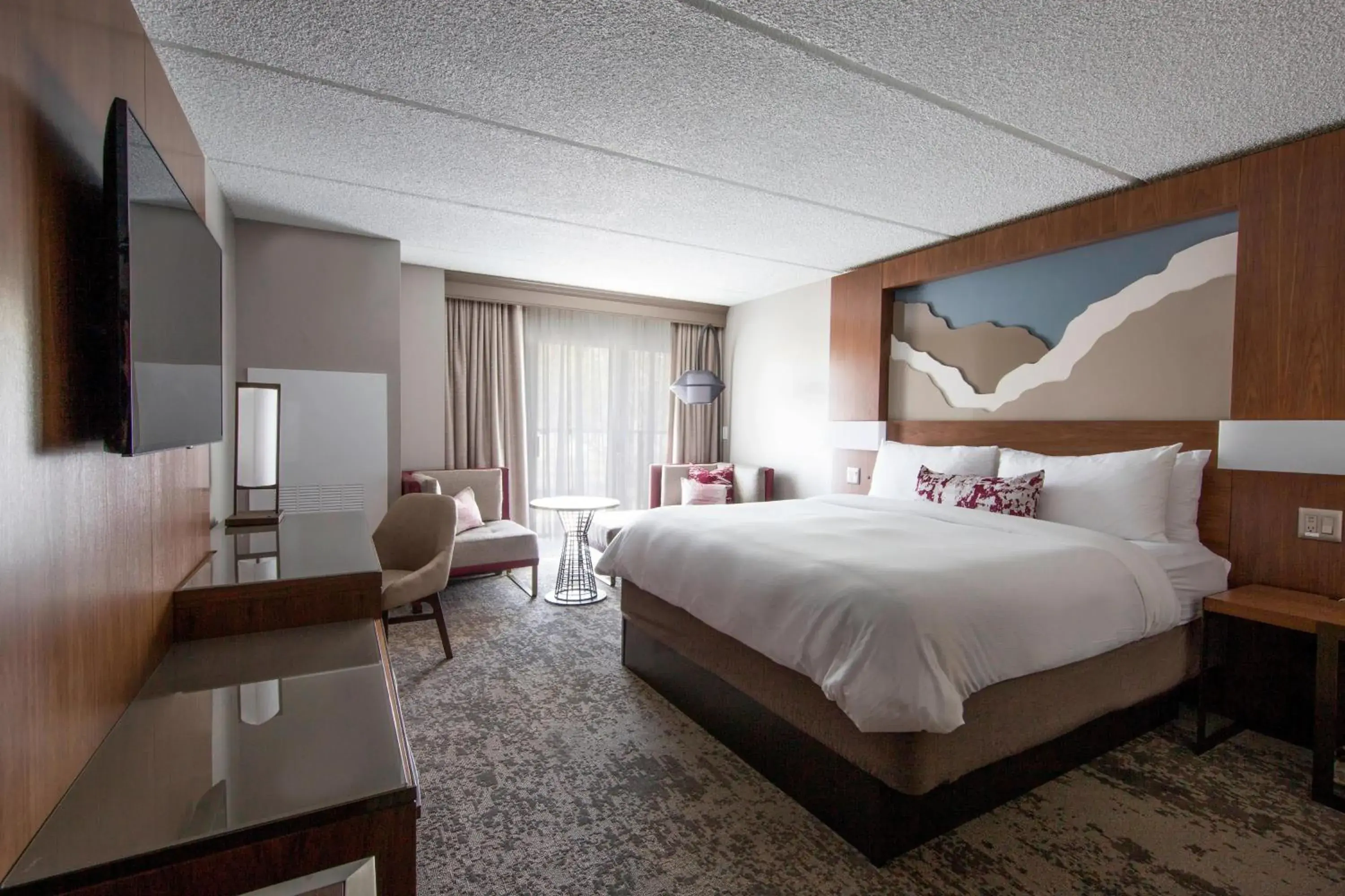 CONC - 1st floor patio room with 1 king bed in Napa Valley Marriott Hotel & Spa CONC - 1st floor patio room with 1 king bed in Napa Valley Marriott Hotel & Spa