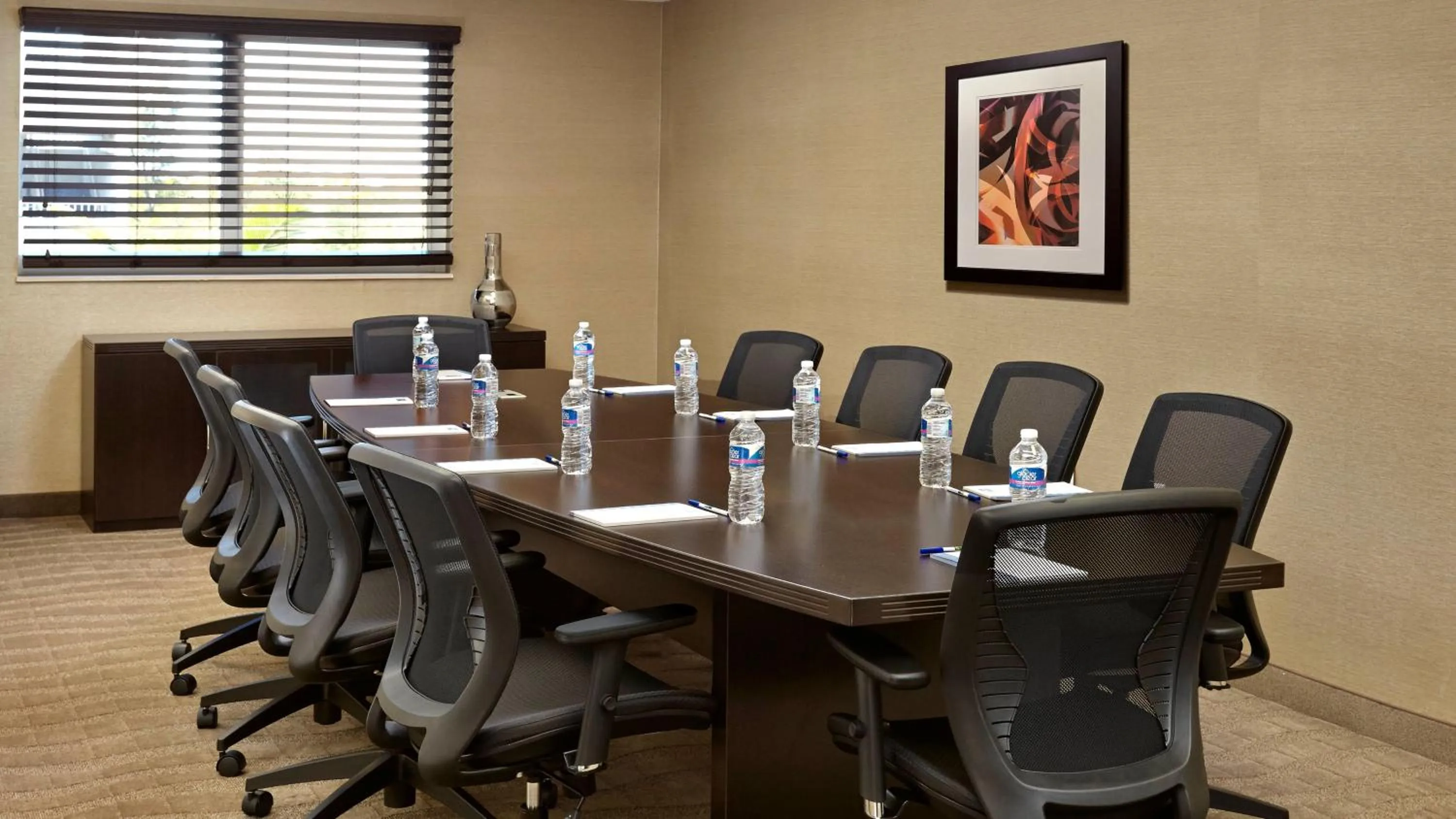 Meeting/conference room in Holiday Inn Express & Suites Naples Downtown - 5th Avenue by IHG