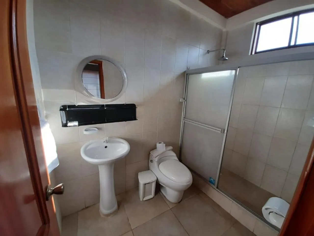 Bathroom in Hotel San Vicente Galapagos