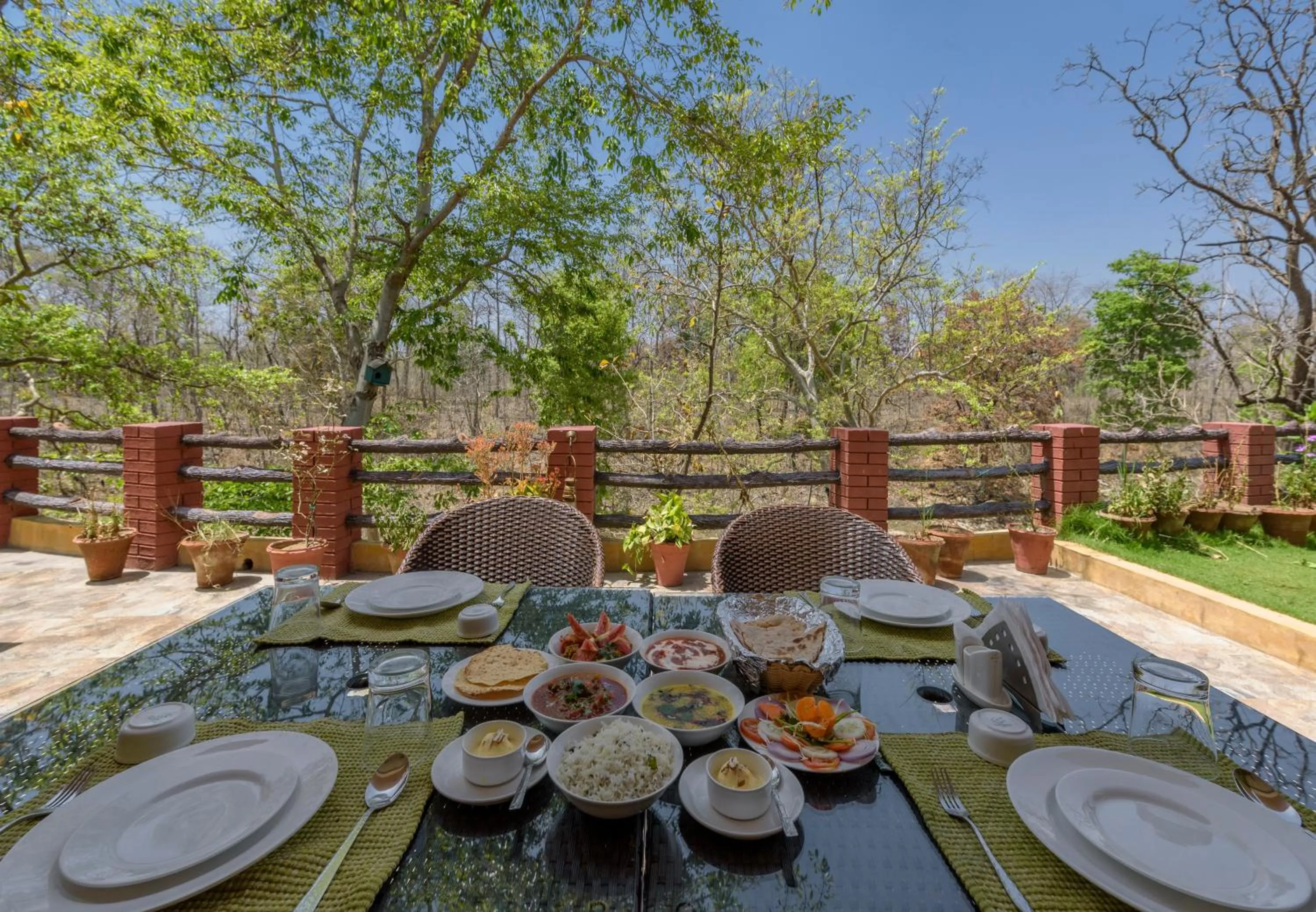 Restaurant/places to eat in The Riverwood Forest Retreat Pench