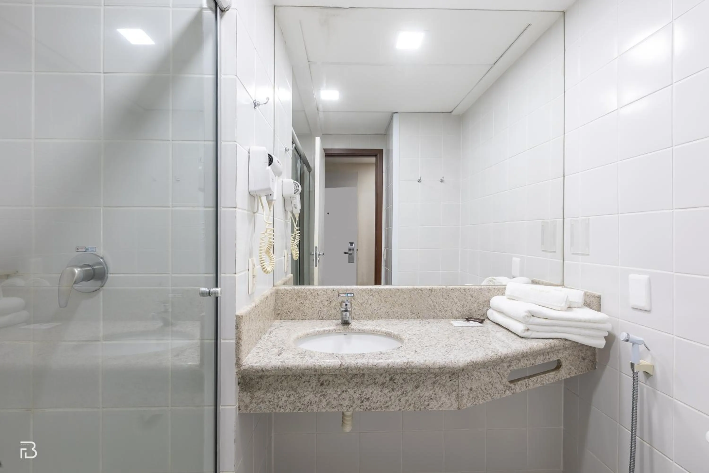 Bathroom in Executive Inn Hotel