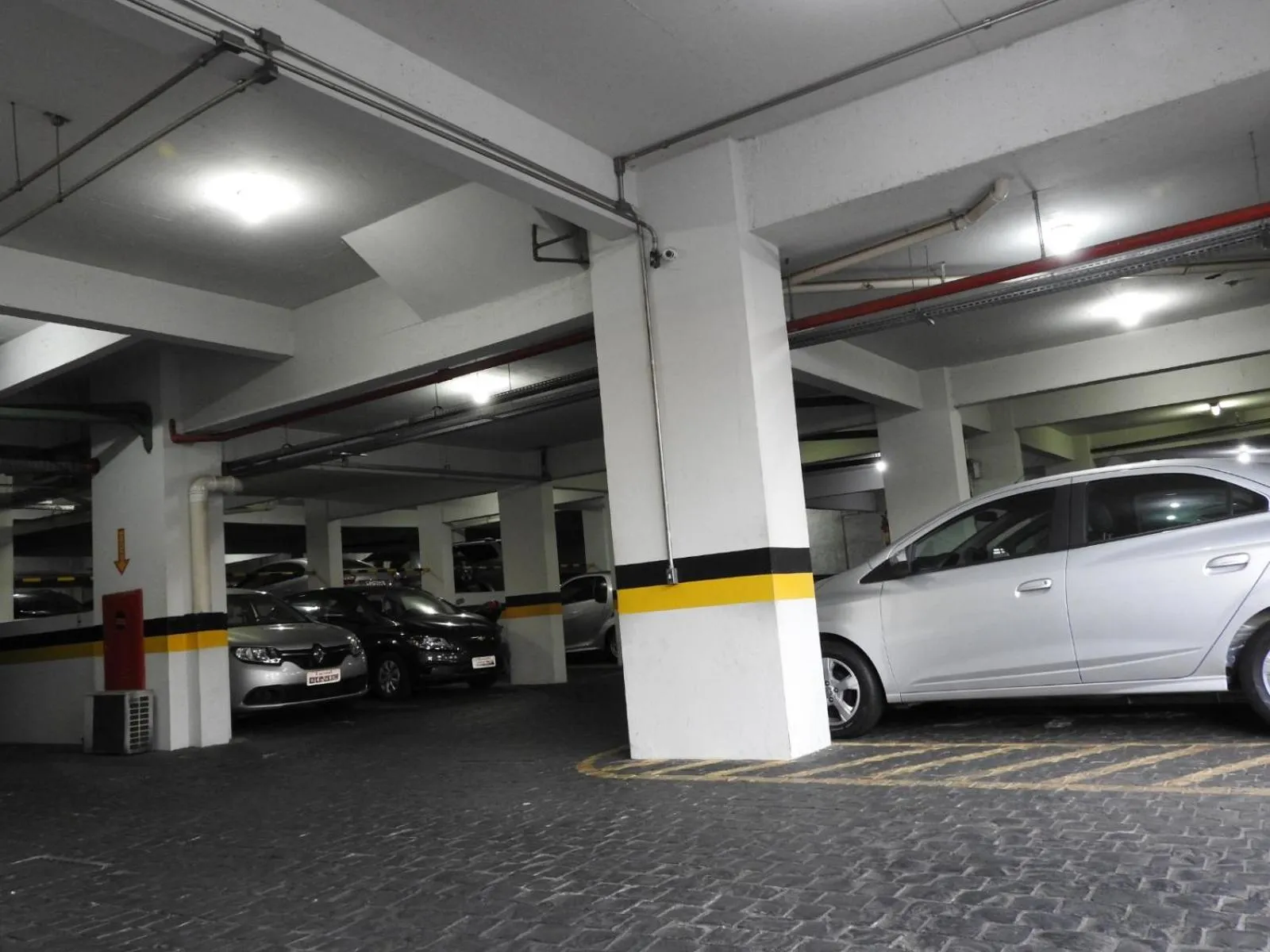 Parking in Executive Inn Hotel