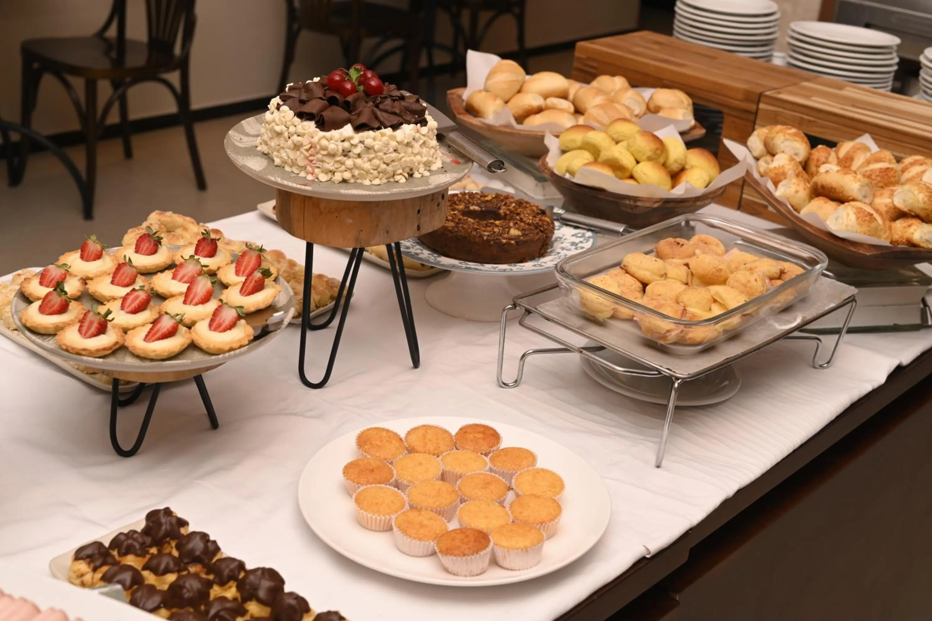 Breakfast in Executive Inn Hotel