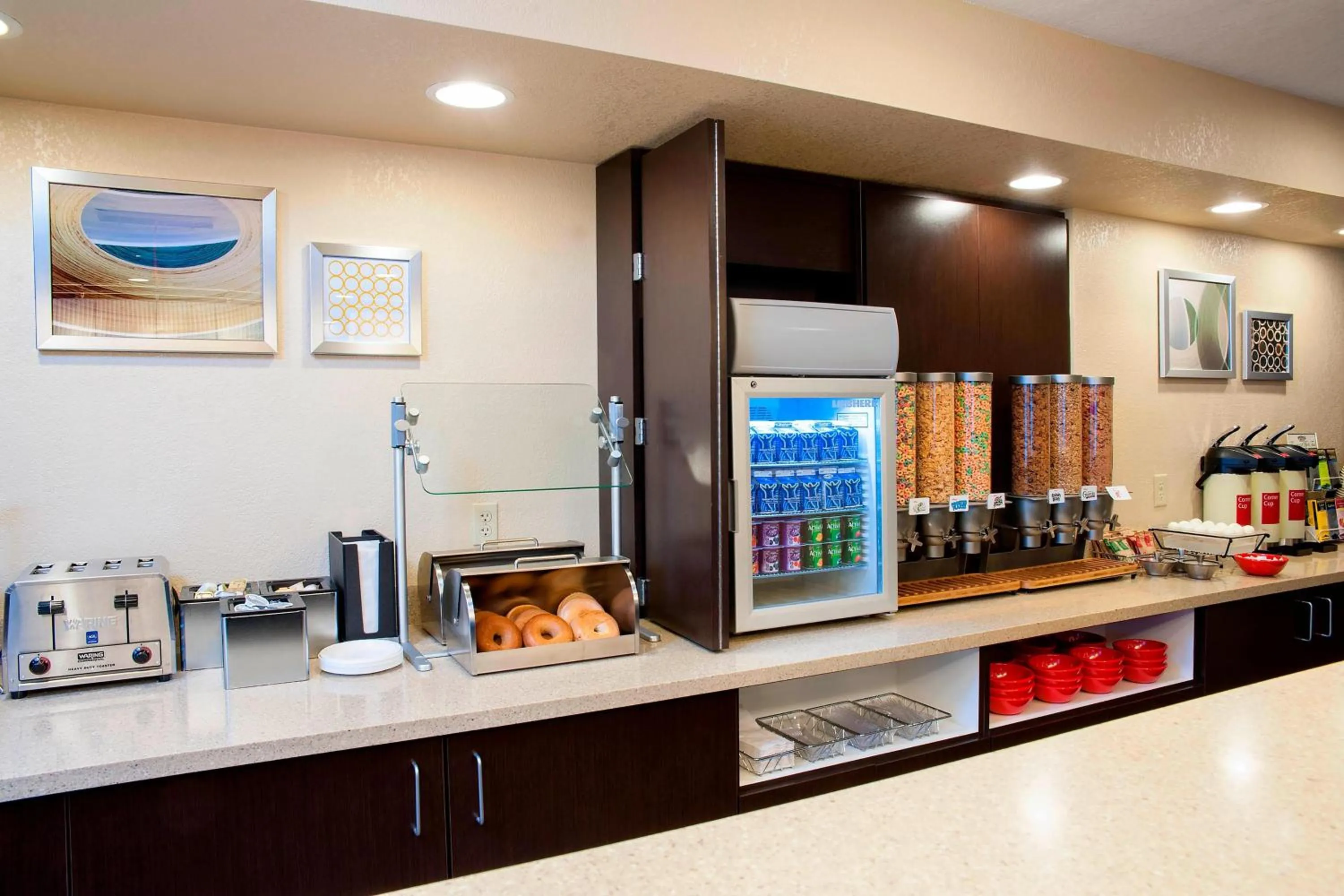Breakfast in TownePlace Suites by Marriott Indianapolis - Keystone