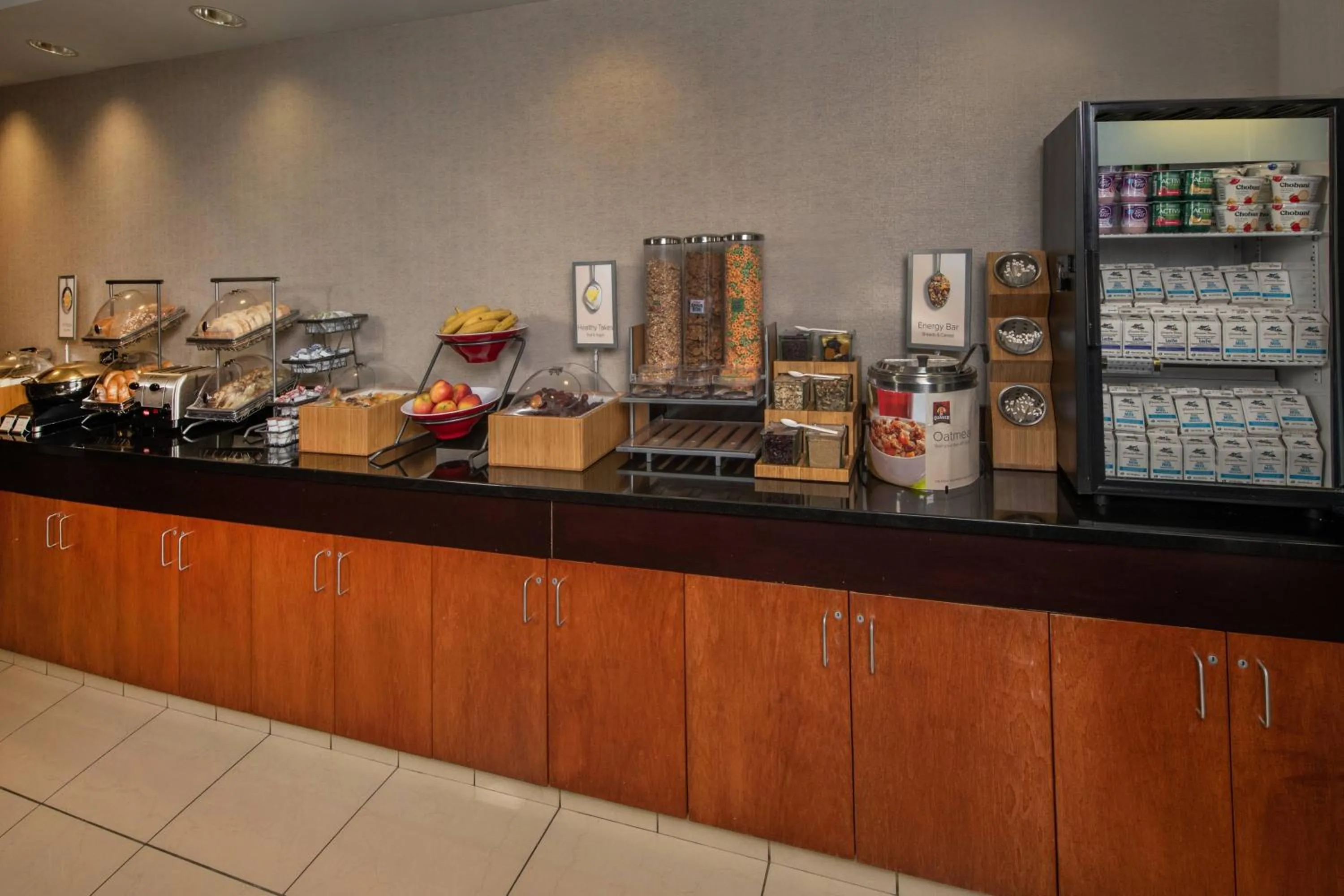 Breakfast in Fairfield Inn and Suites by Marriott Harrisonburg