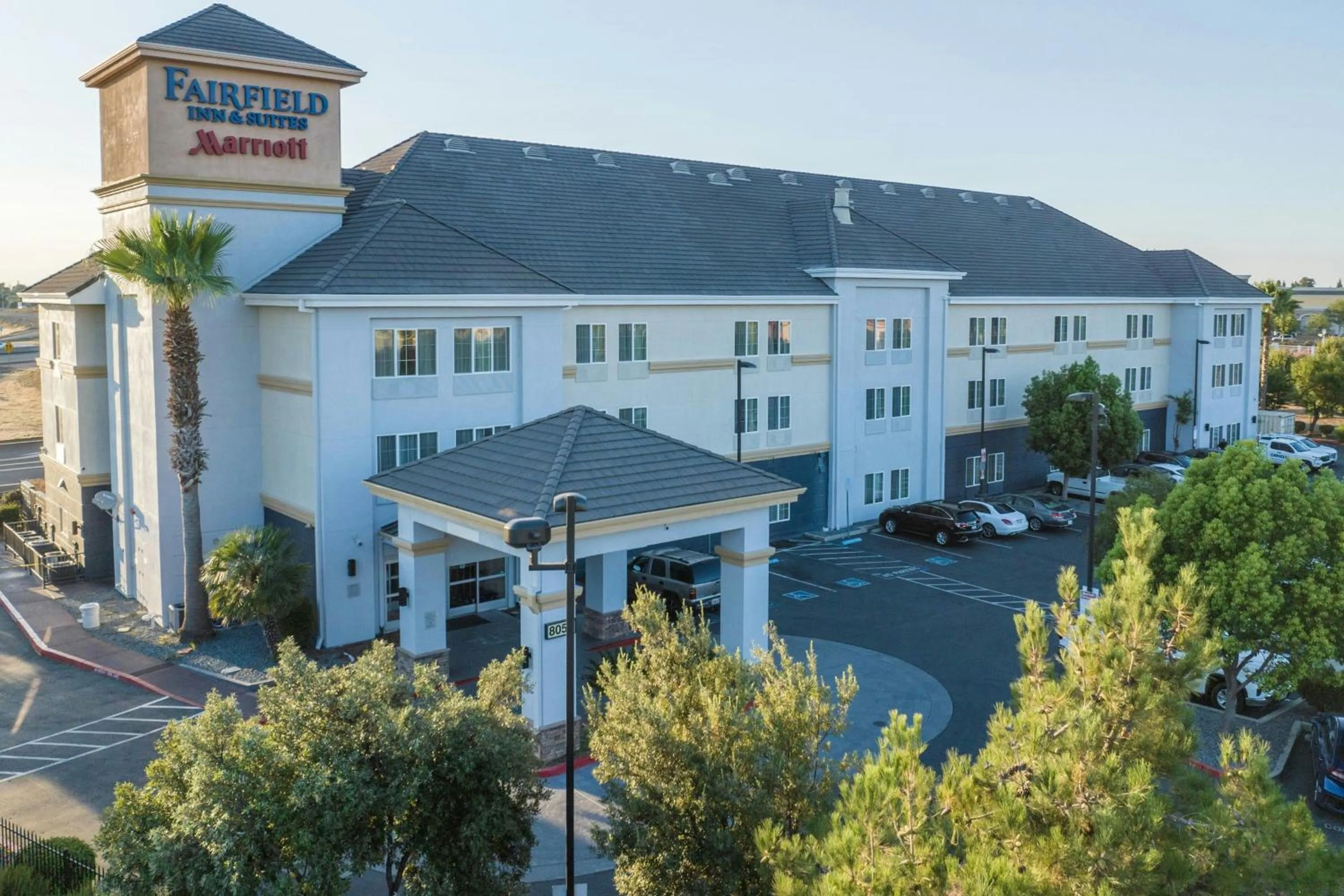 Property building in Fairfield Inn and Suites by Marriott Elk Grove