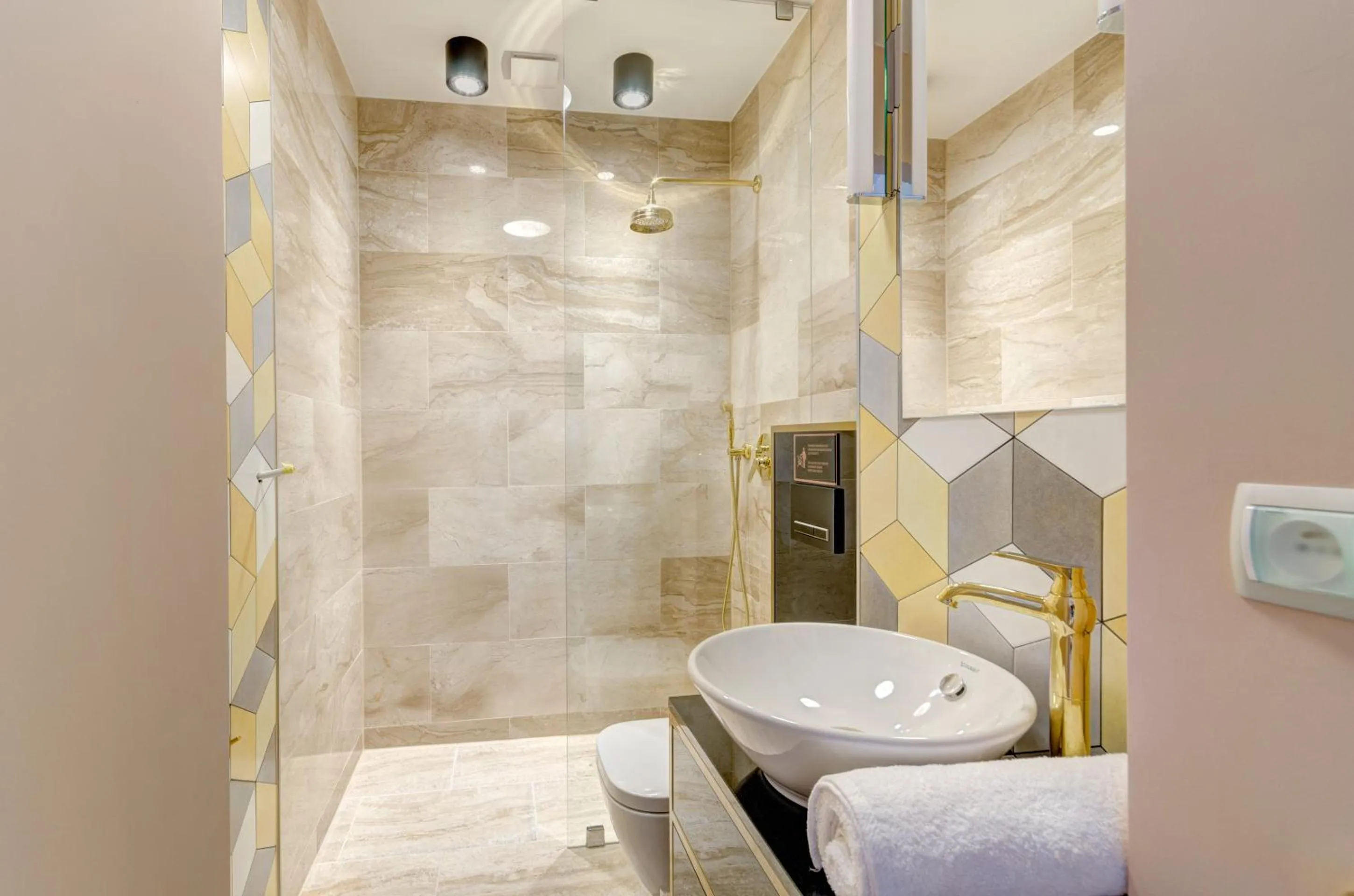 Shower in Apartamenty Sowa Gdańsk
