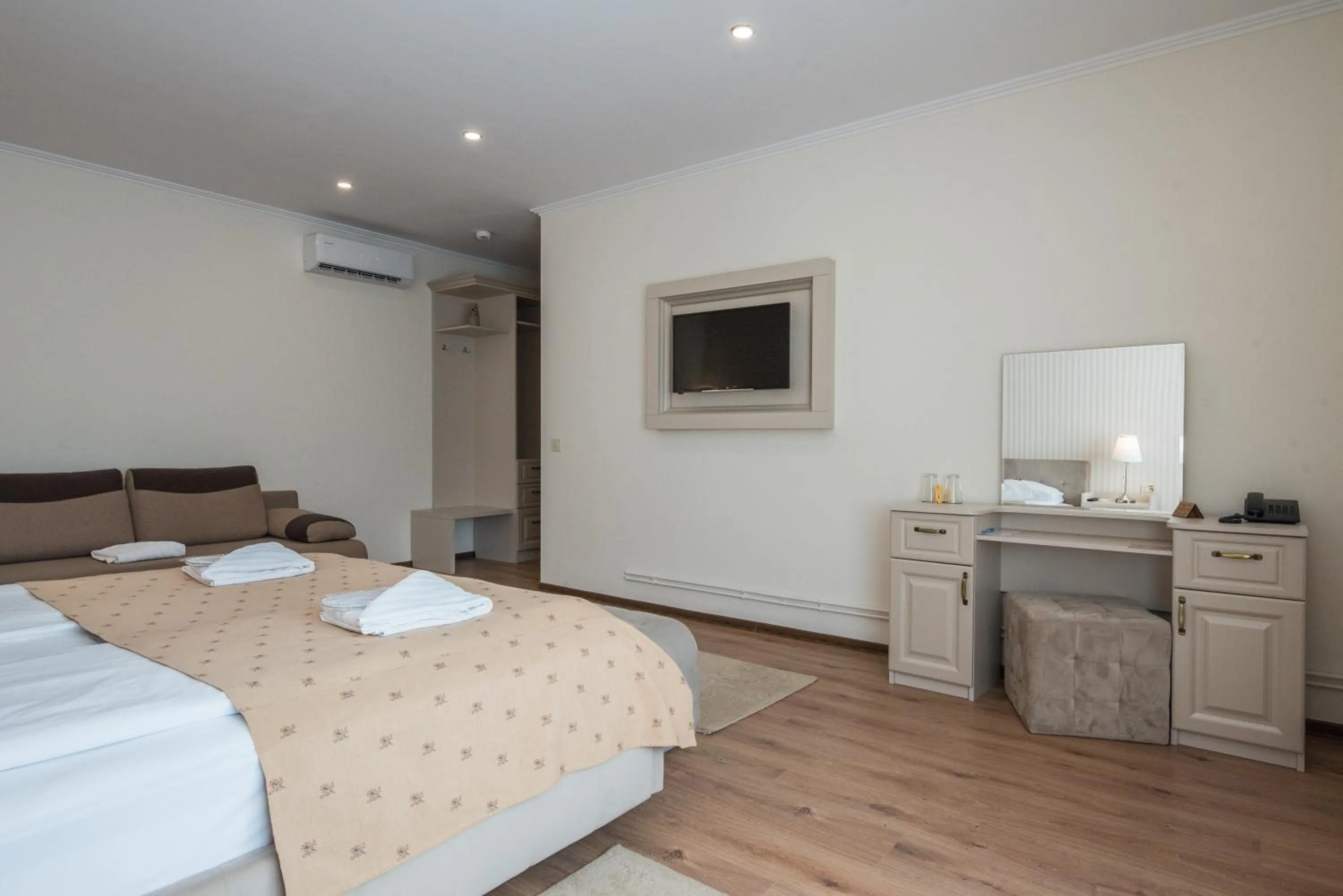 Bed in Pensiunea David