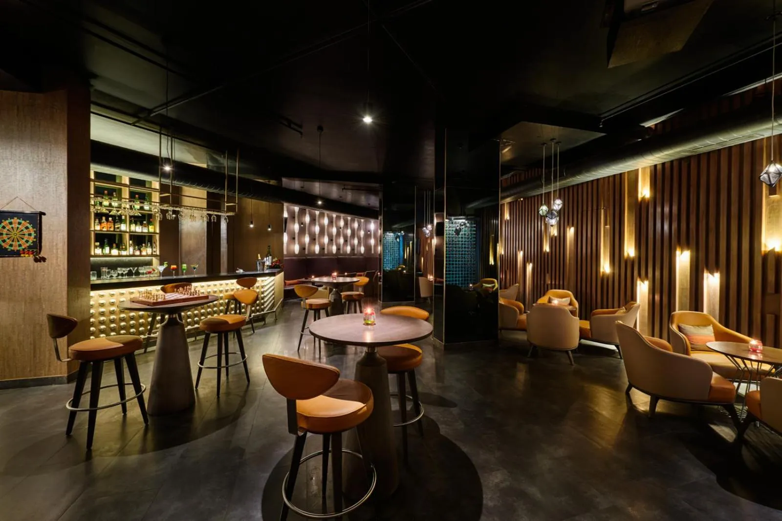 Restaurant/places to eat in The Pride Hotel, Nagpur