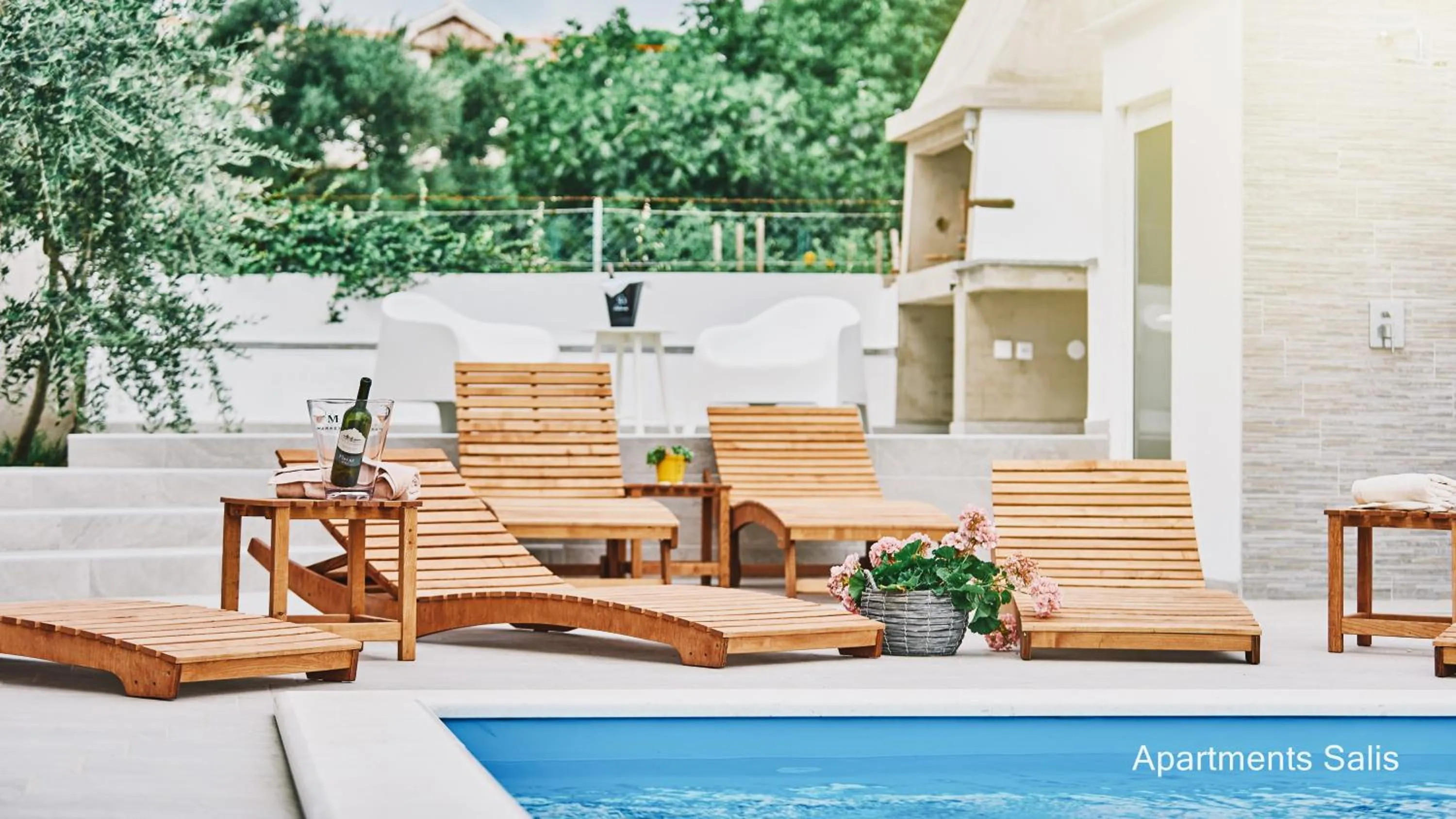 Salis Apartments