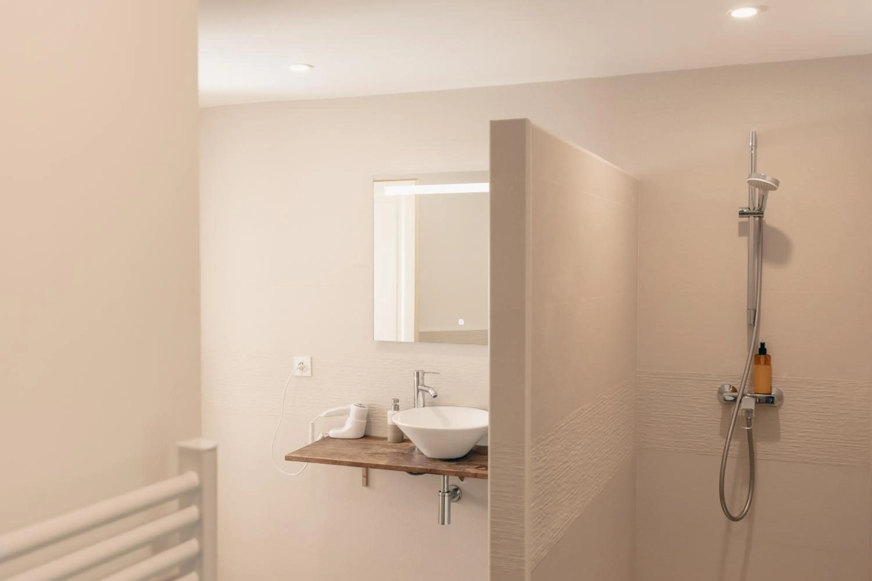 Shower in Auberge de la Treille - Chambres d'Hôtes