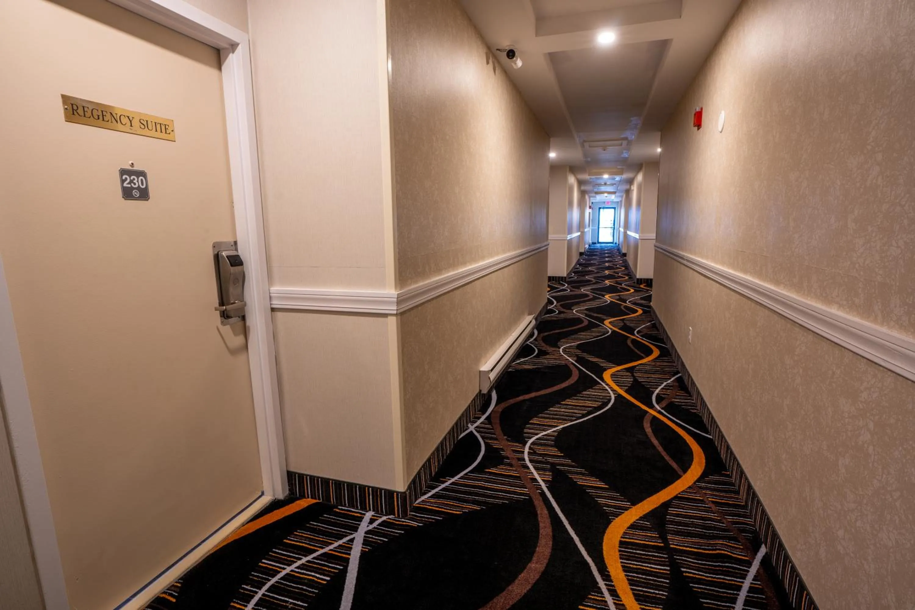 Property building in Hyannis Plaza Hotel