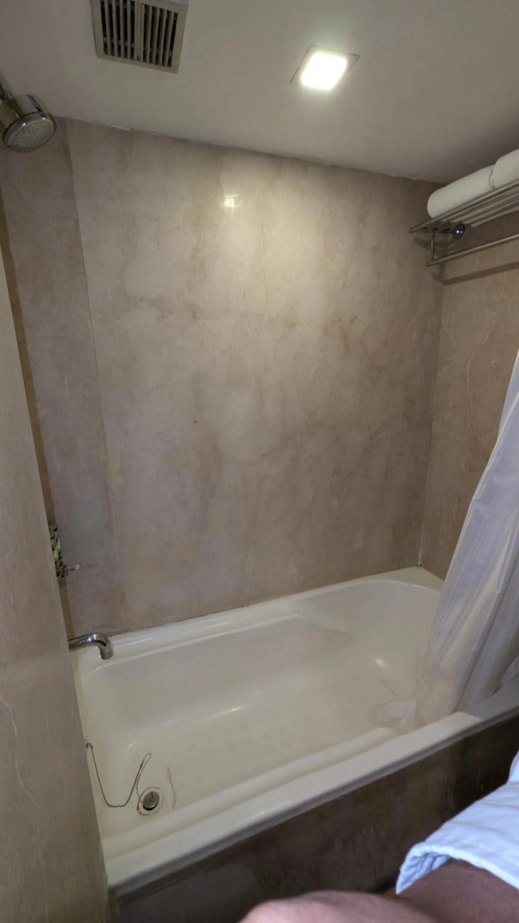 Bath in Pride Hotel, Chennai