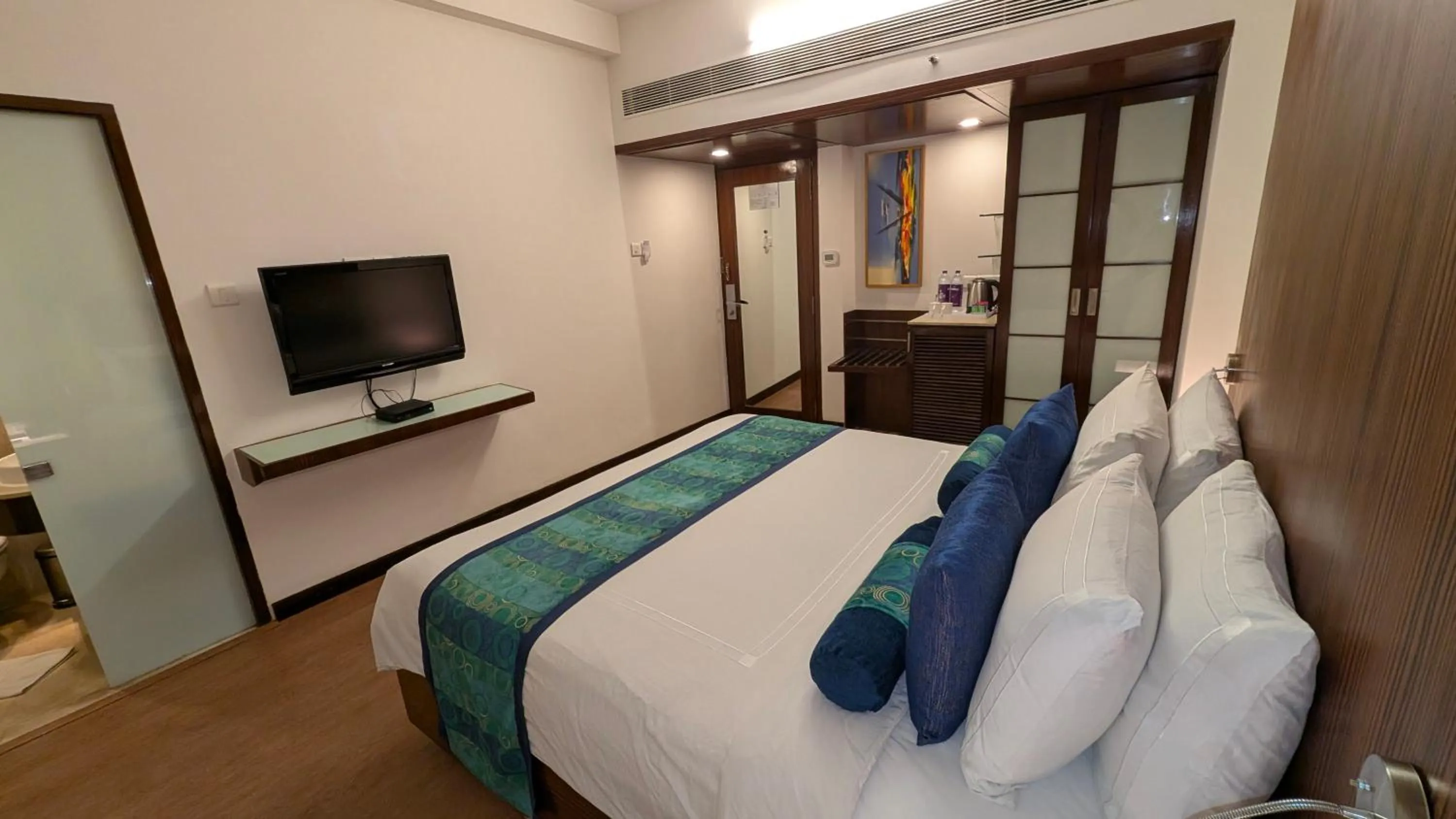 Bed in Pride Hotel, Chennai