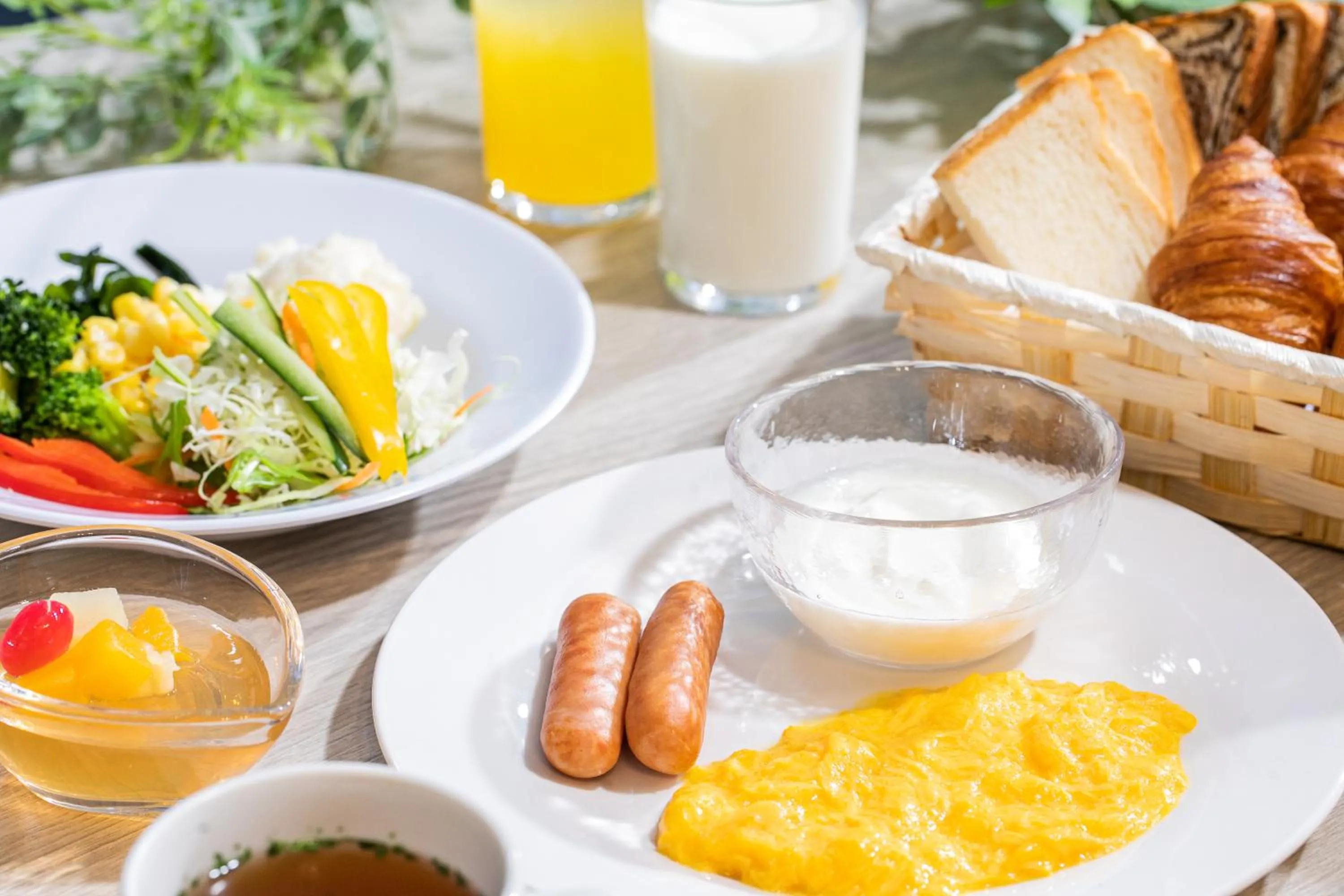 Food and drinks in Kuretake Inn Premium Nagoya Nayabashi