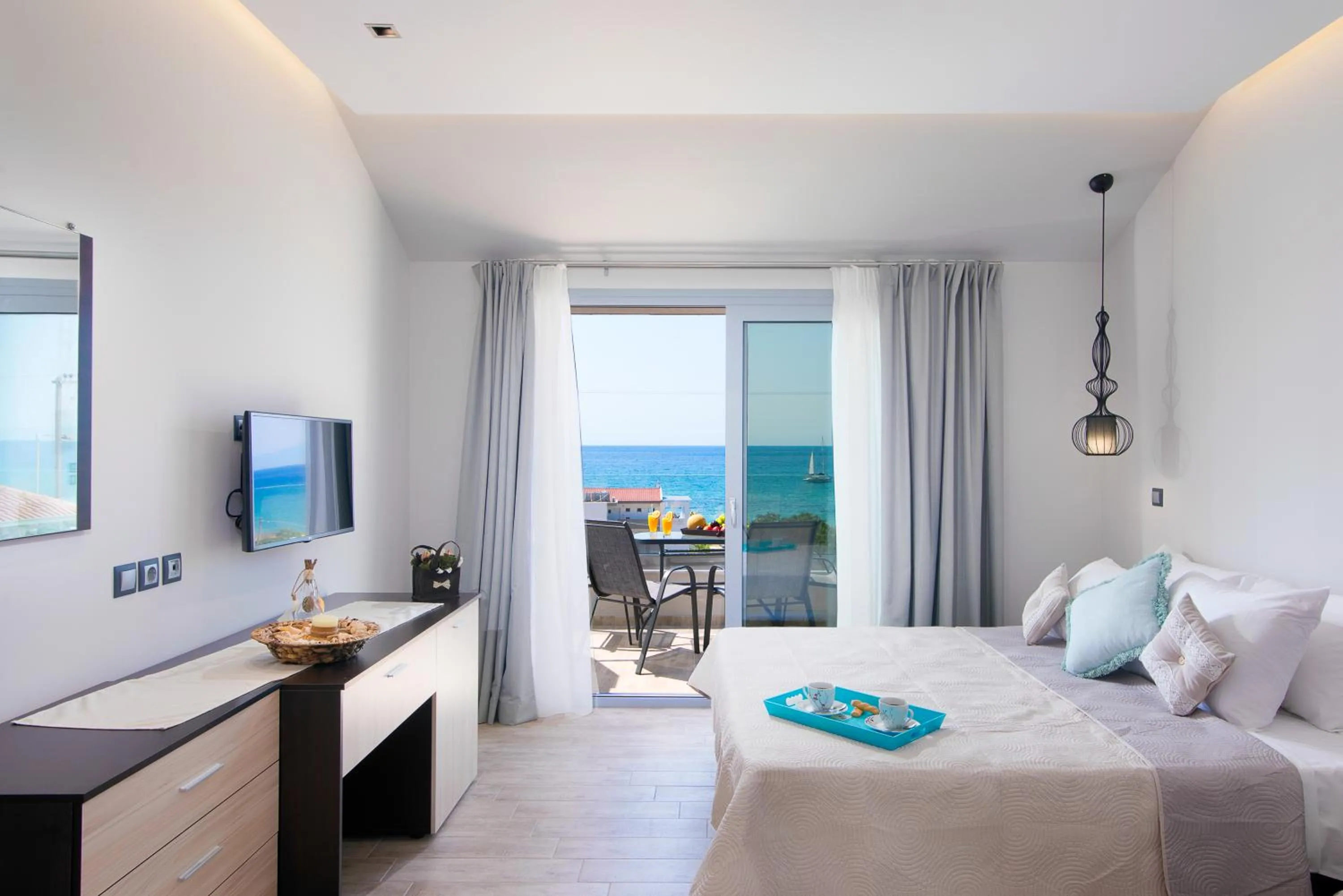 Decorative detail, Bed in The Dome Luxury