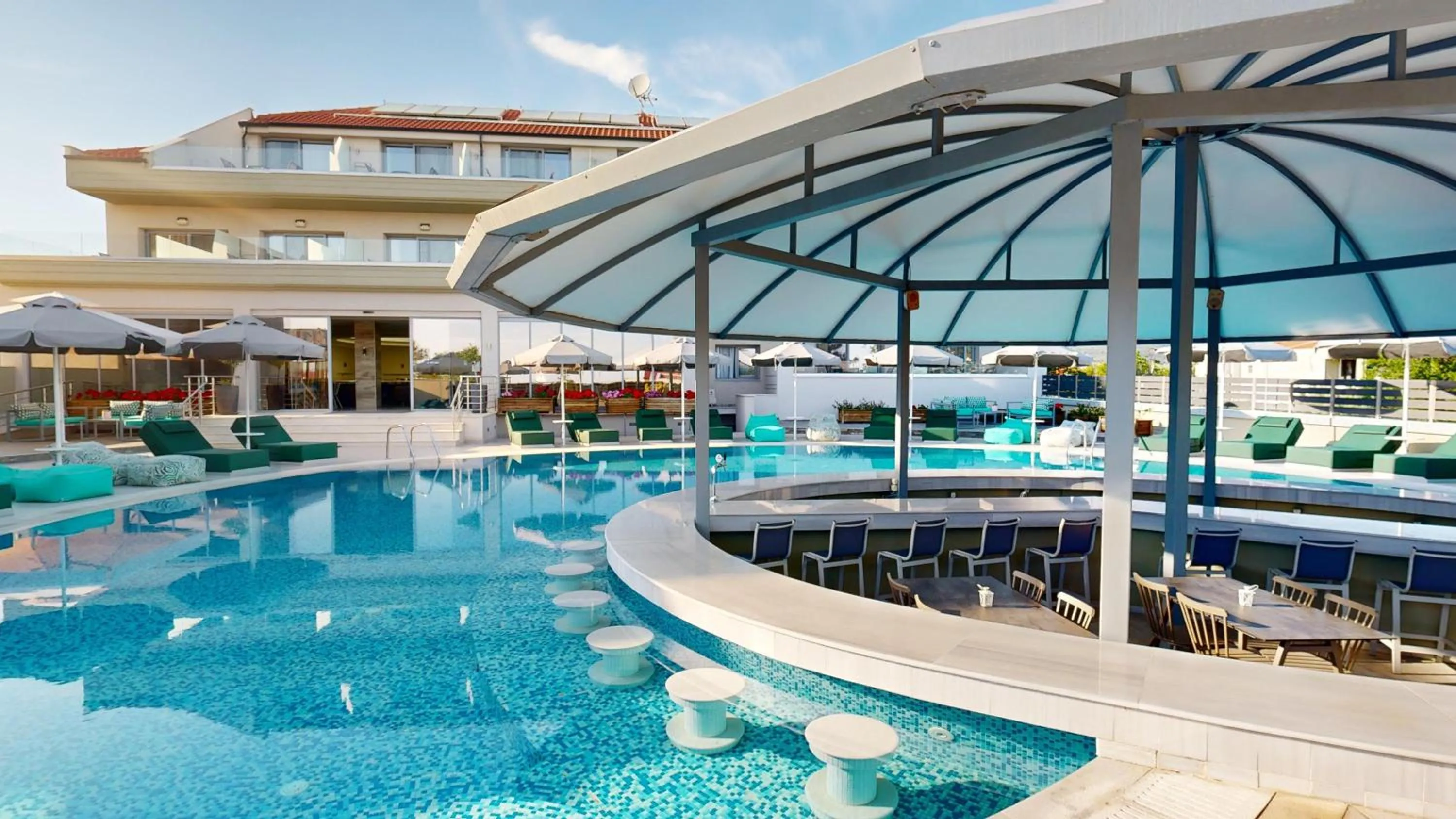 Swimming pool in The Dome Luxury