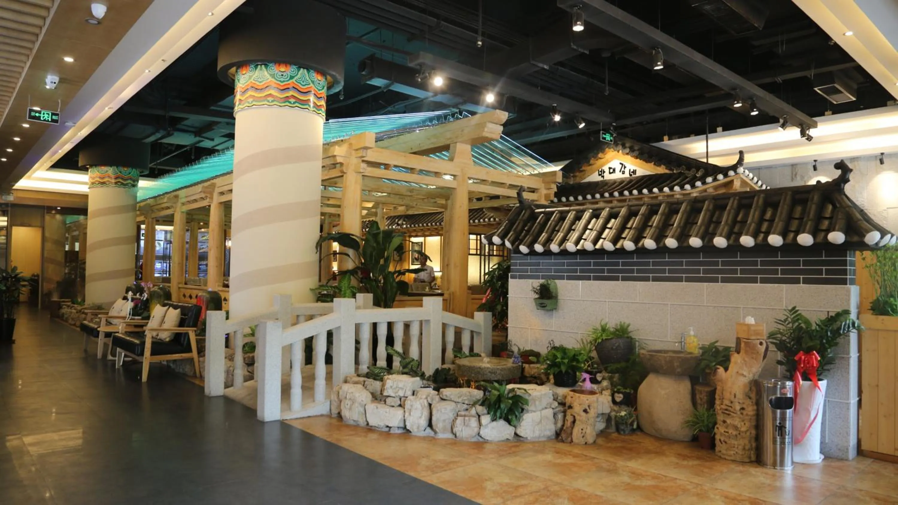 Restaurant/places to eat in InterContinental Qingdao by IHG l Inside the Olympic Sailing Center l May Fourth Square