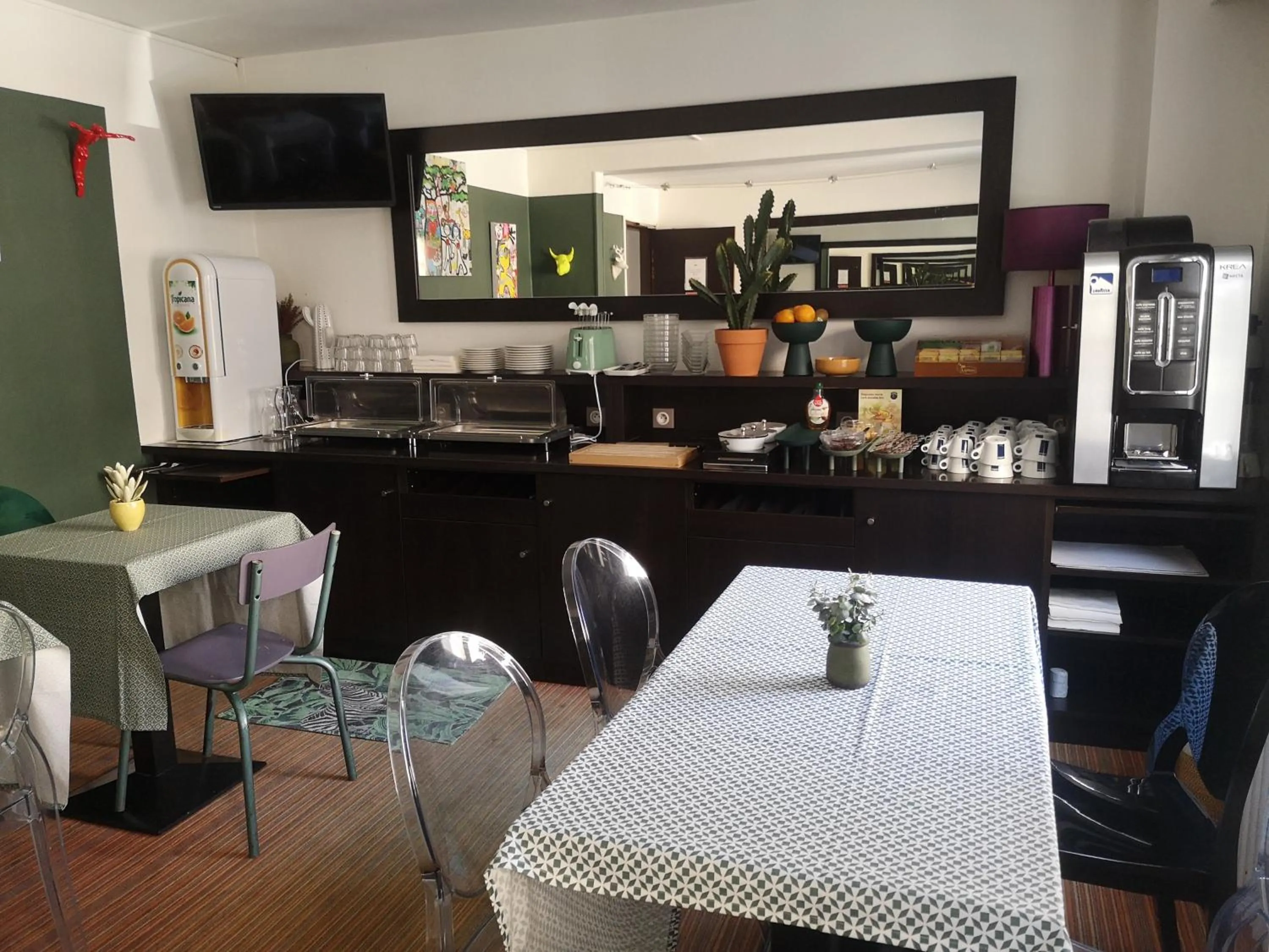 Breakfast in The Originals Boutique, Hôtel d'Angleterre, Le Havre, centre, plage