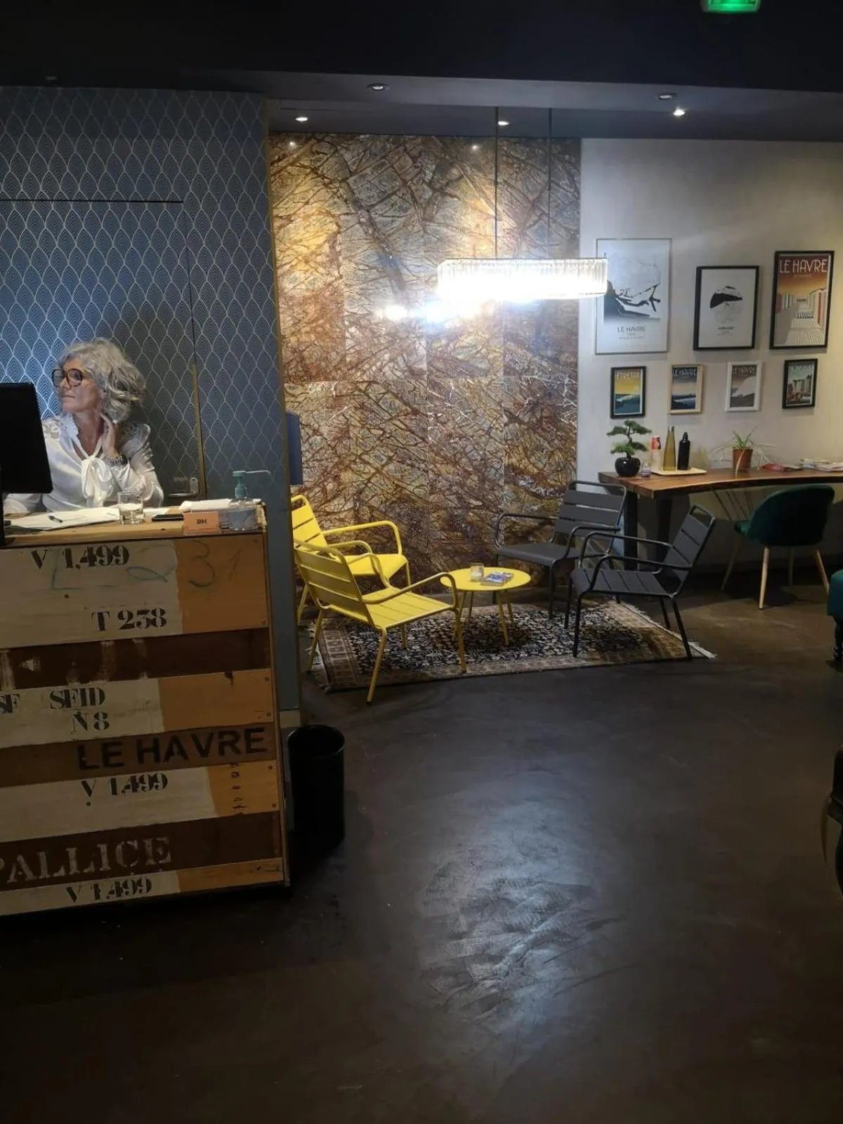 Lobby or reception in The Originals Boutique, Hôtel d'Angleterre, Le Havre, centre, plage