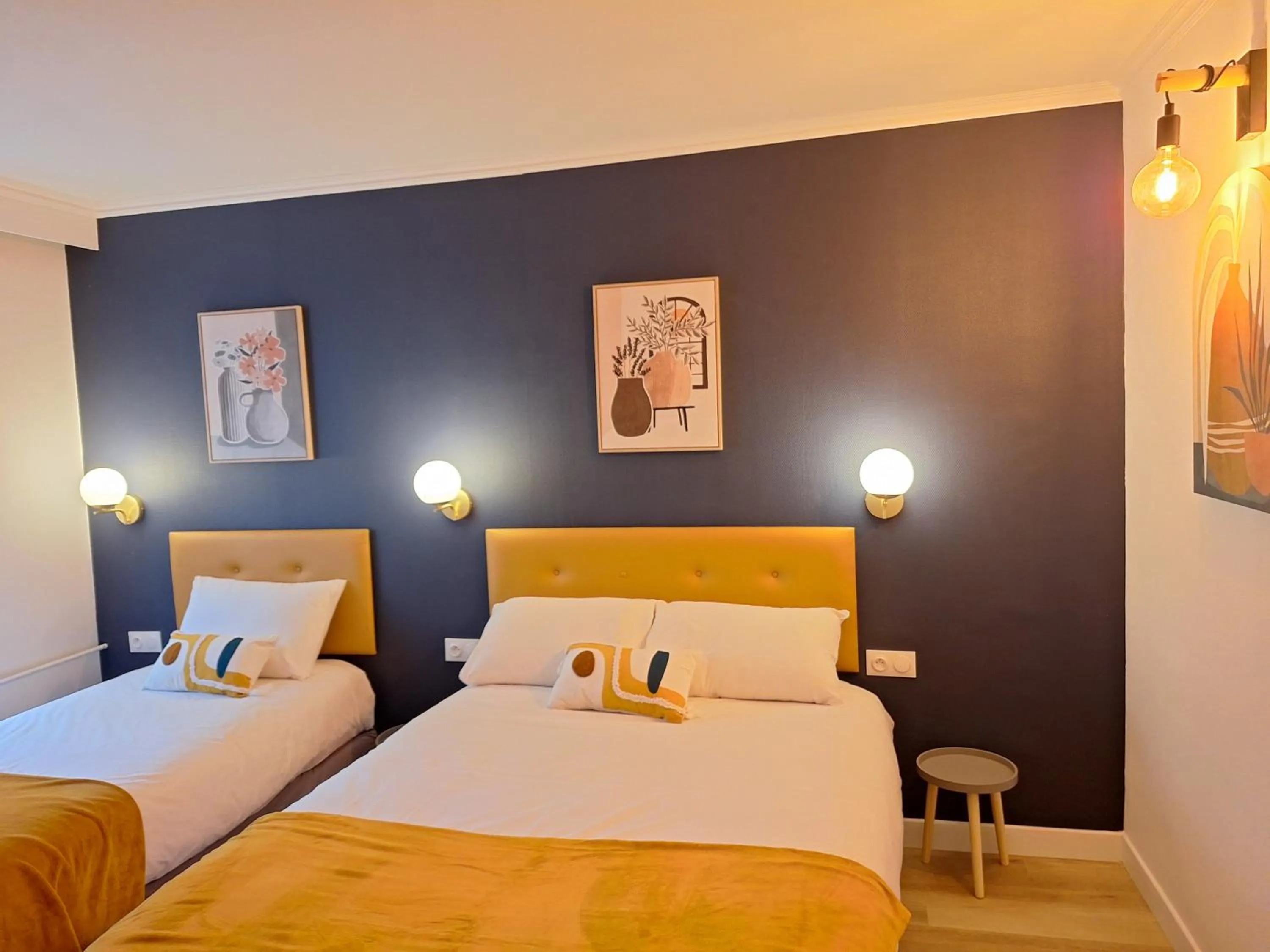 Bed in The Originals Boutique, Hôtel d'Angleterre, Le Havre, centre, plage