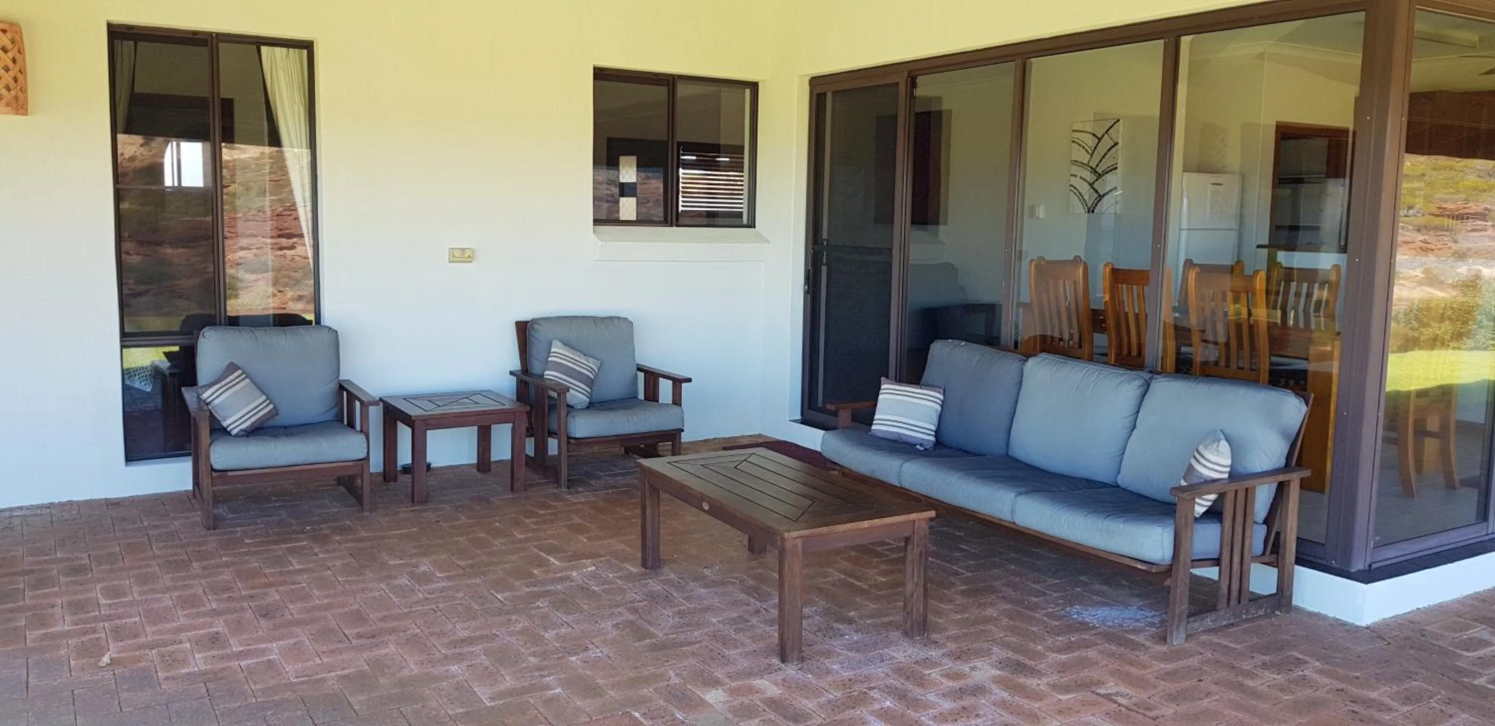 Seating area in Kalbarri Red Bluff Tourist Park