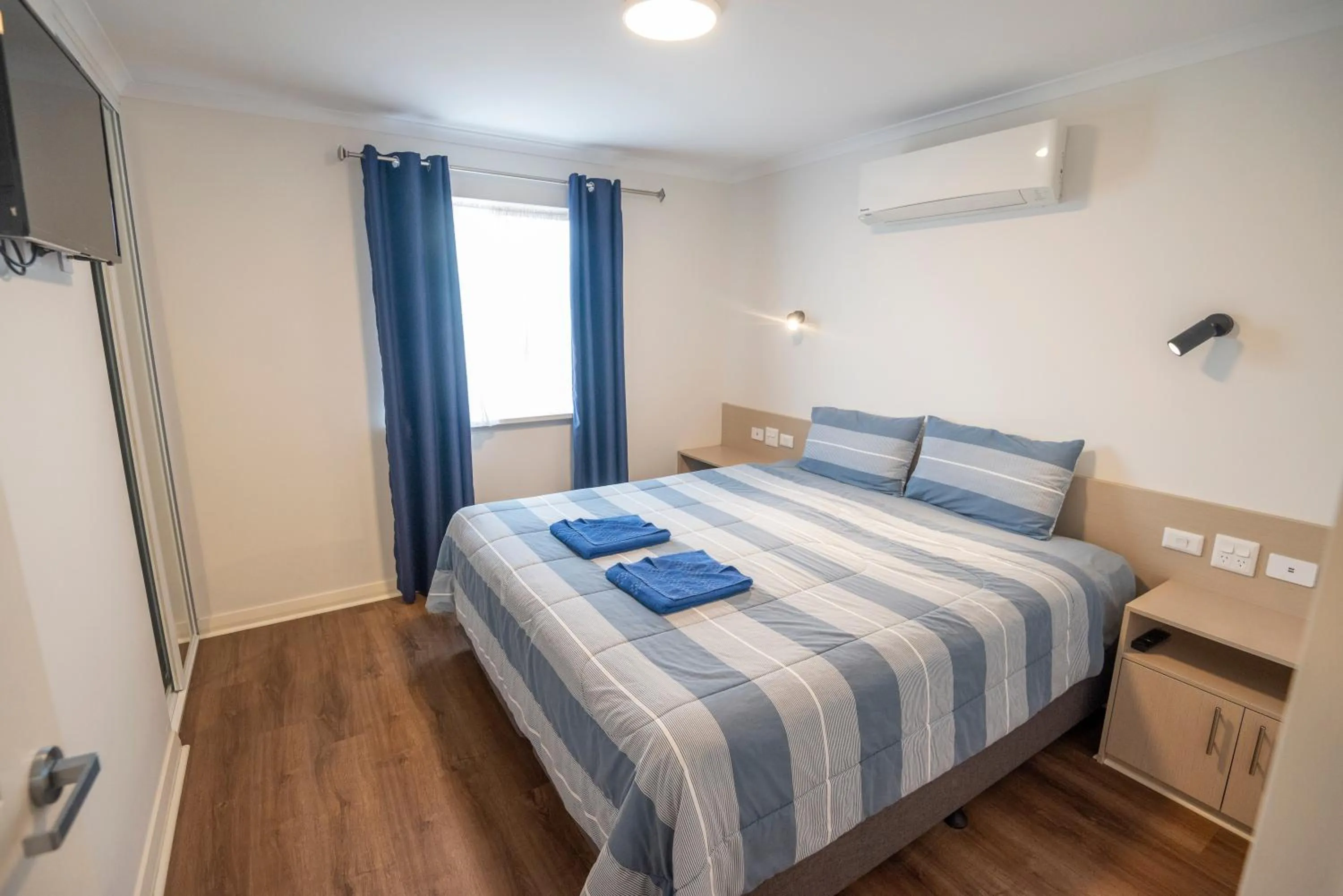 Bedroom, Bed in Kalbarri Red Bluff Tourist Park