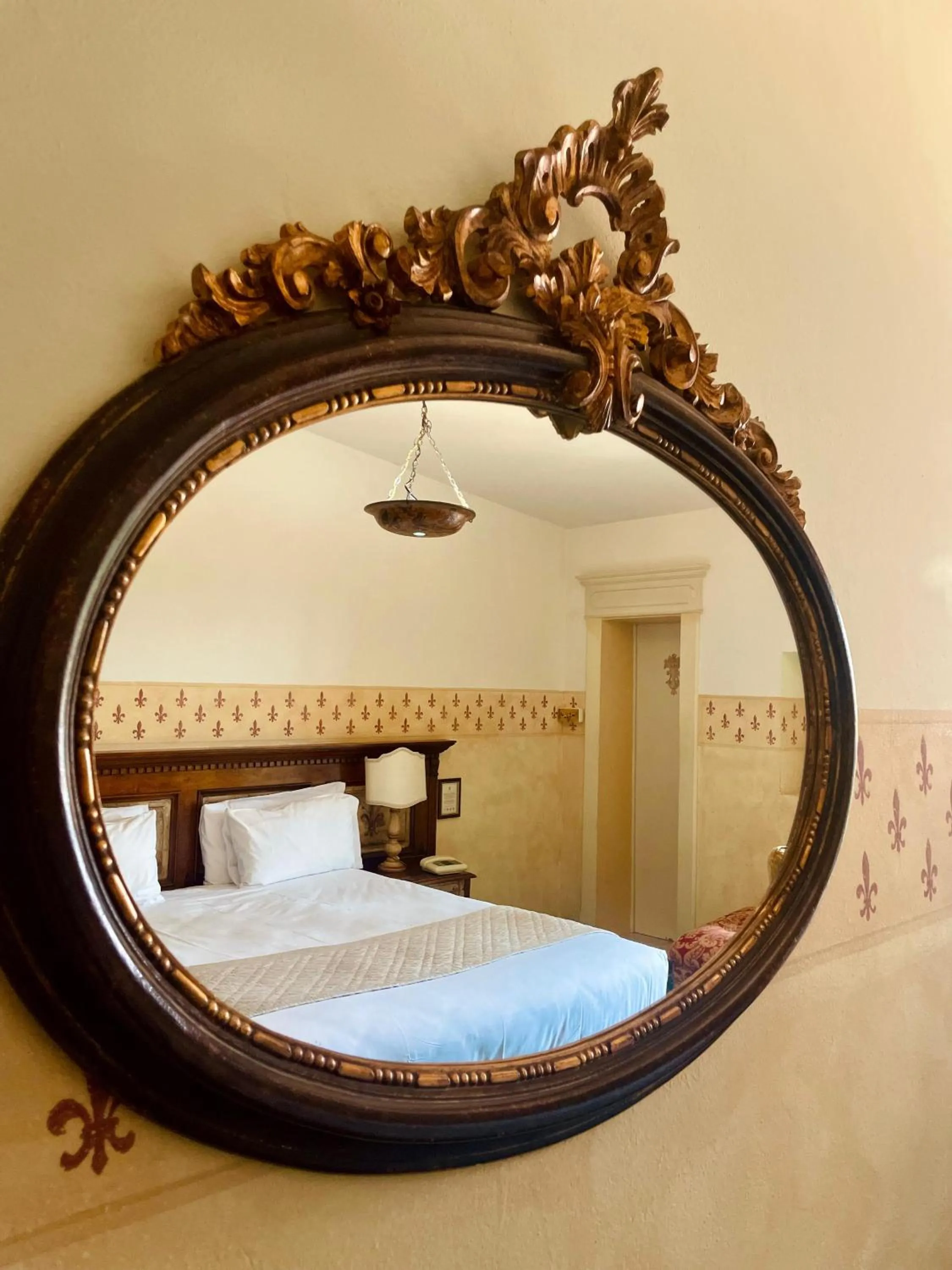 Bed in Quattro Gigli Hotel