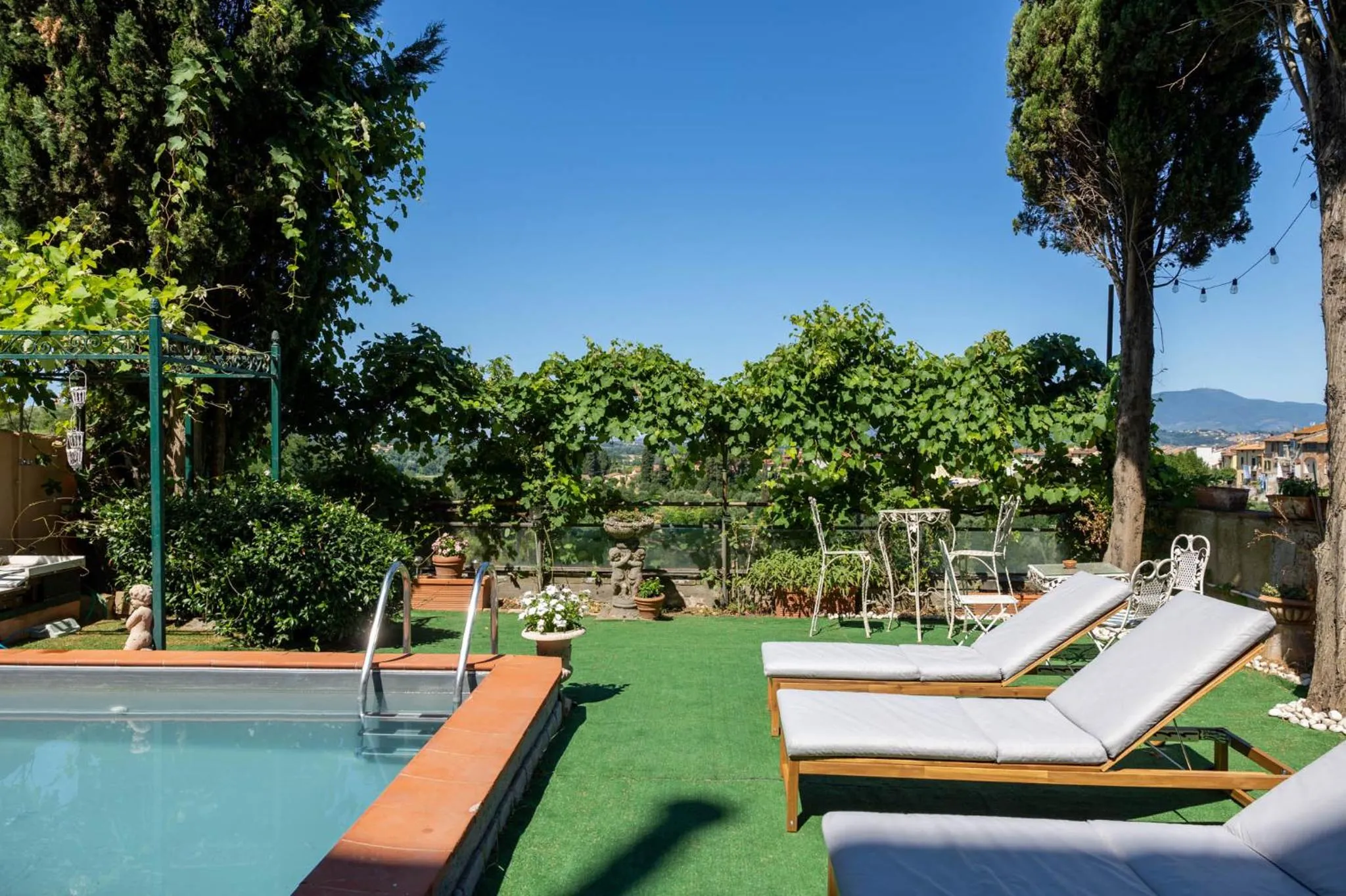 Swimming pool in Quattro Gigli Hotel